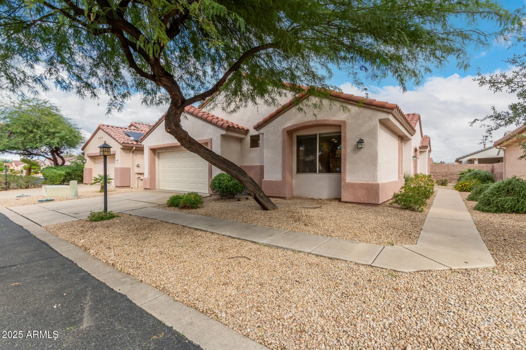 Property Slideshow image 4 of 37 | 15907 w sunstone ln, Surprise, AZ, 85374