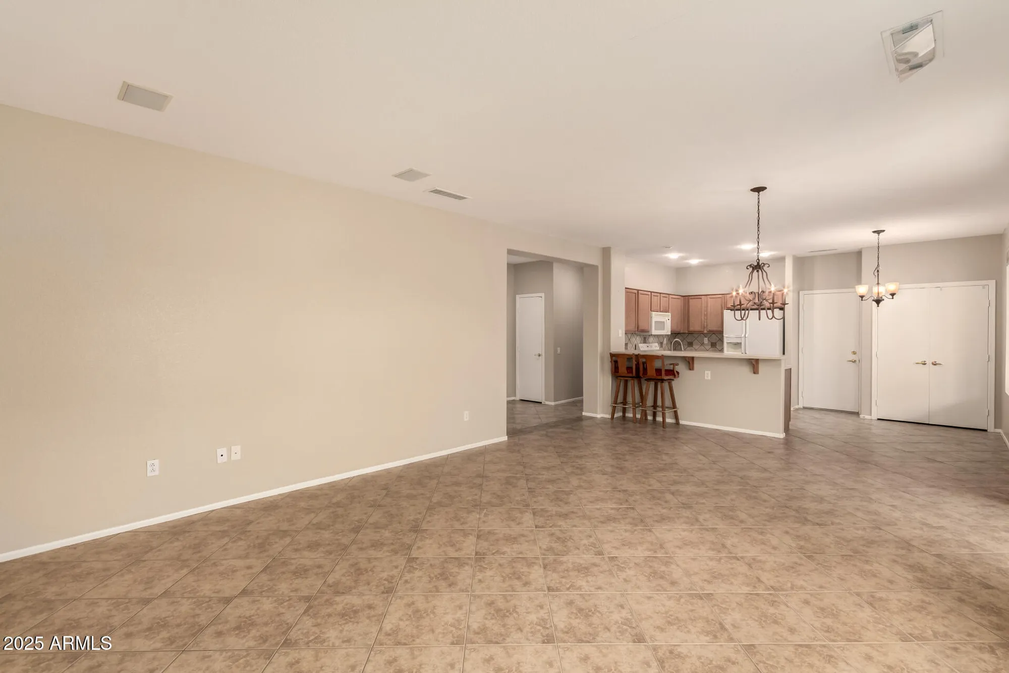 Property Slideshow image 7 of 37 | 15907 w sunstone ln, Surprise, AZ, 85374