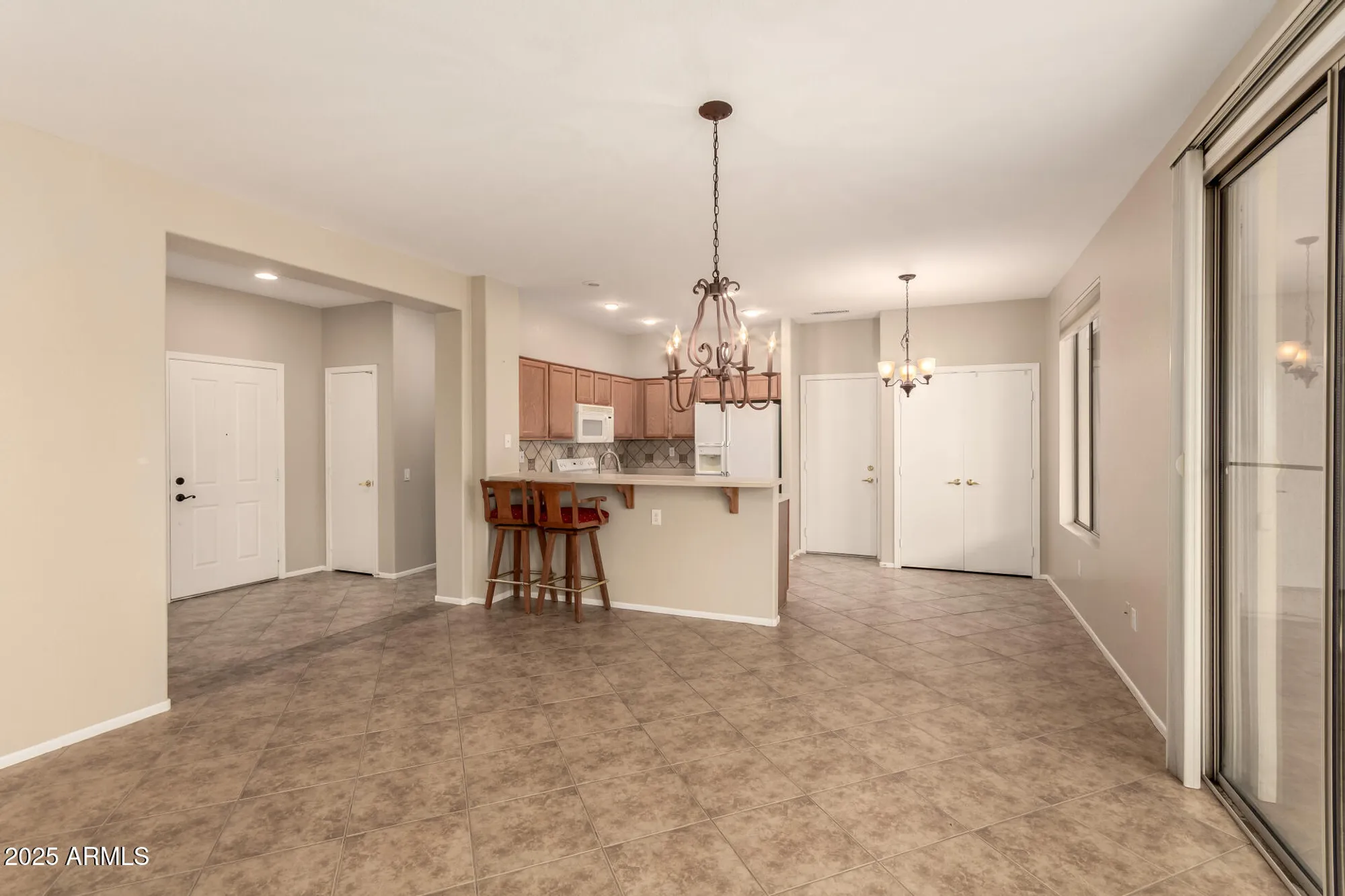 Property Slideshow image 11 of 37 | 15907 w sunstone ln, Surprise, AZ, 85374