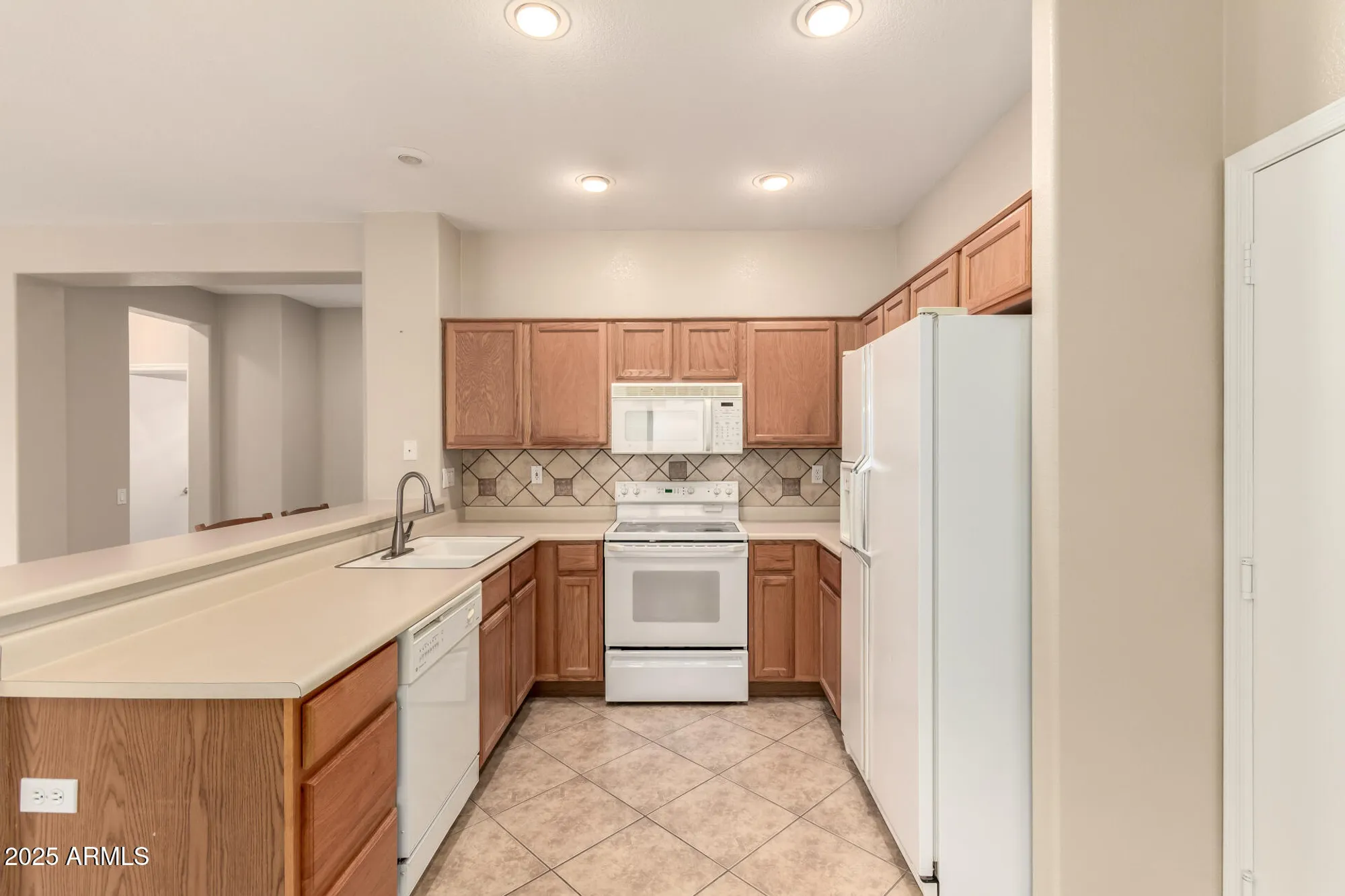 Property Slideshow image 14 of 37 | 15907 w sunstone ln, Surprise, AZ, 85374