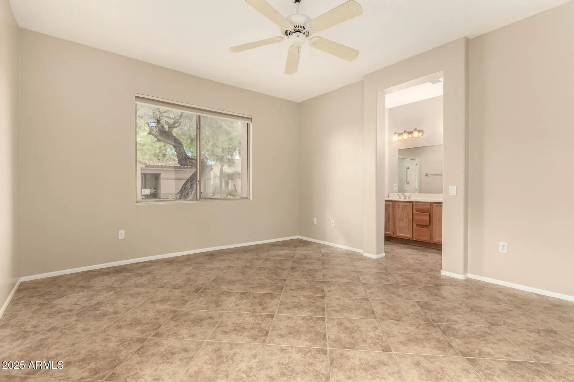 Property Slideshow image 19 of 37 | 15907 w sunstone ln, Surprise, AZ, 85374