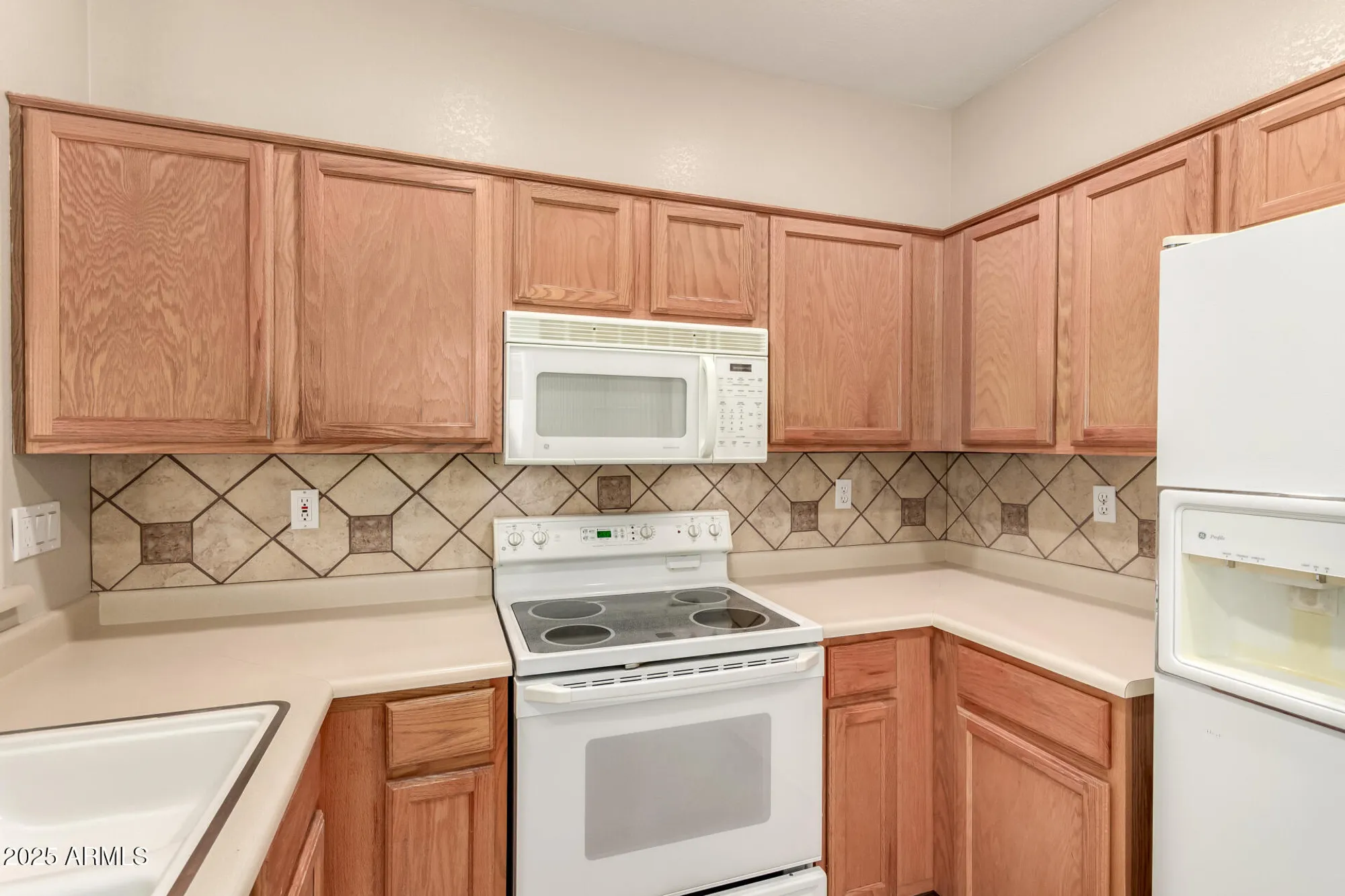 Property Slideshow image 15 of 37 | 15907 w sunstone ln, Surprise, AZ, 85374