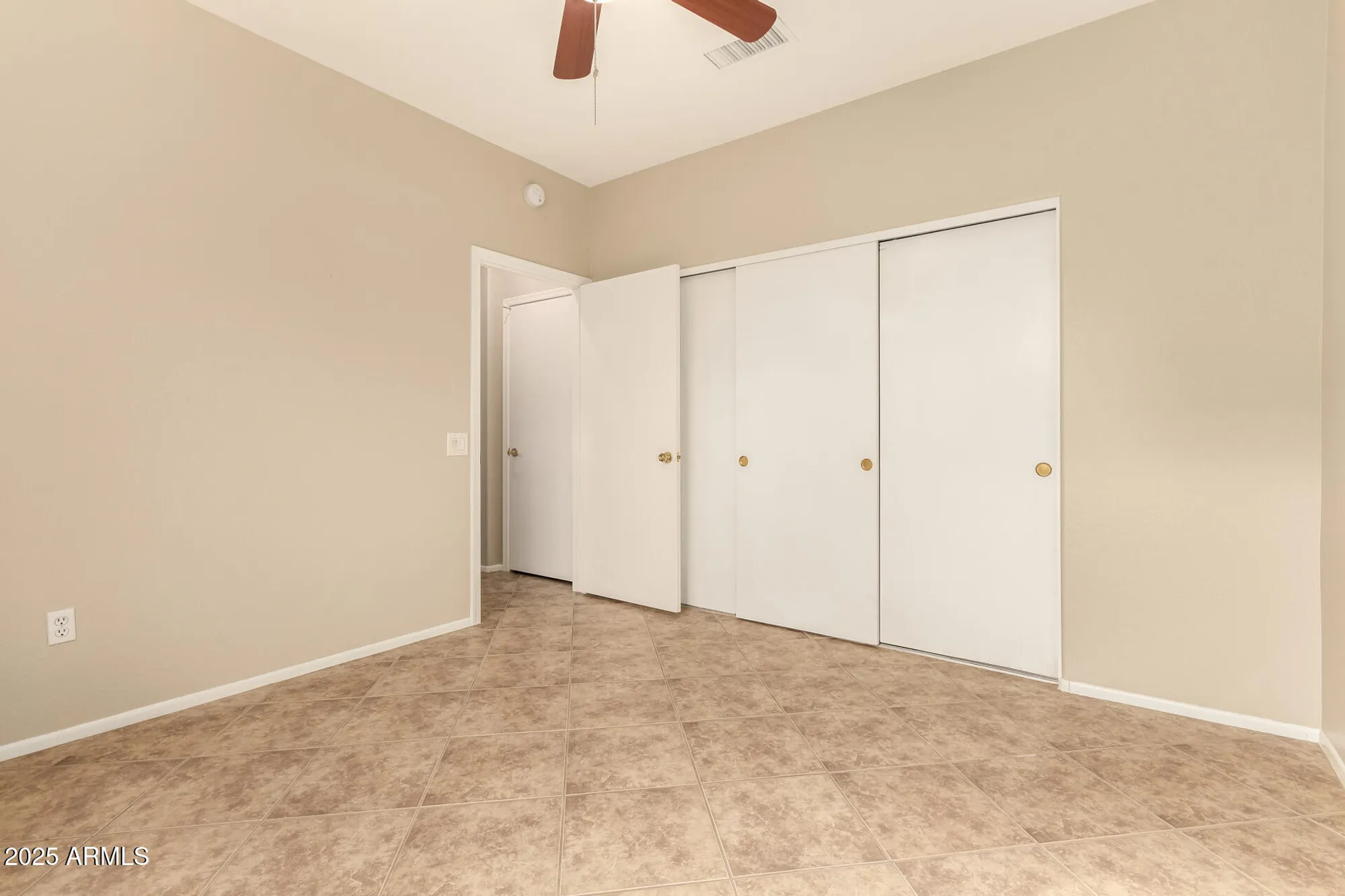 Property Slideshow image 25 of 37 | 15907 w sunstone ln, Surprise, AZ, 85374