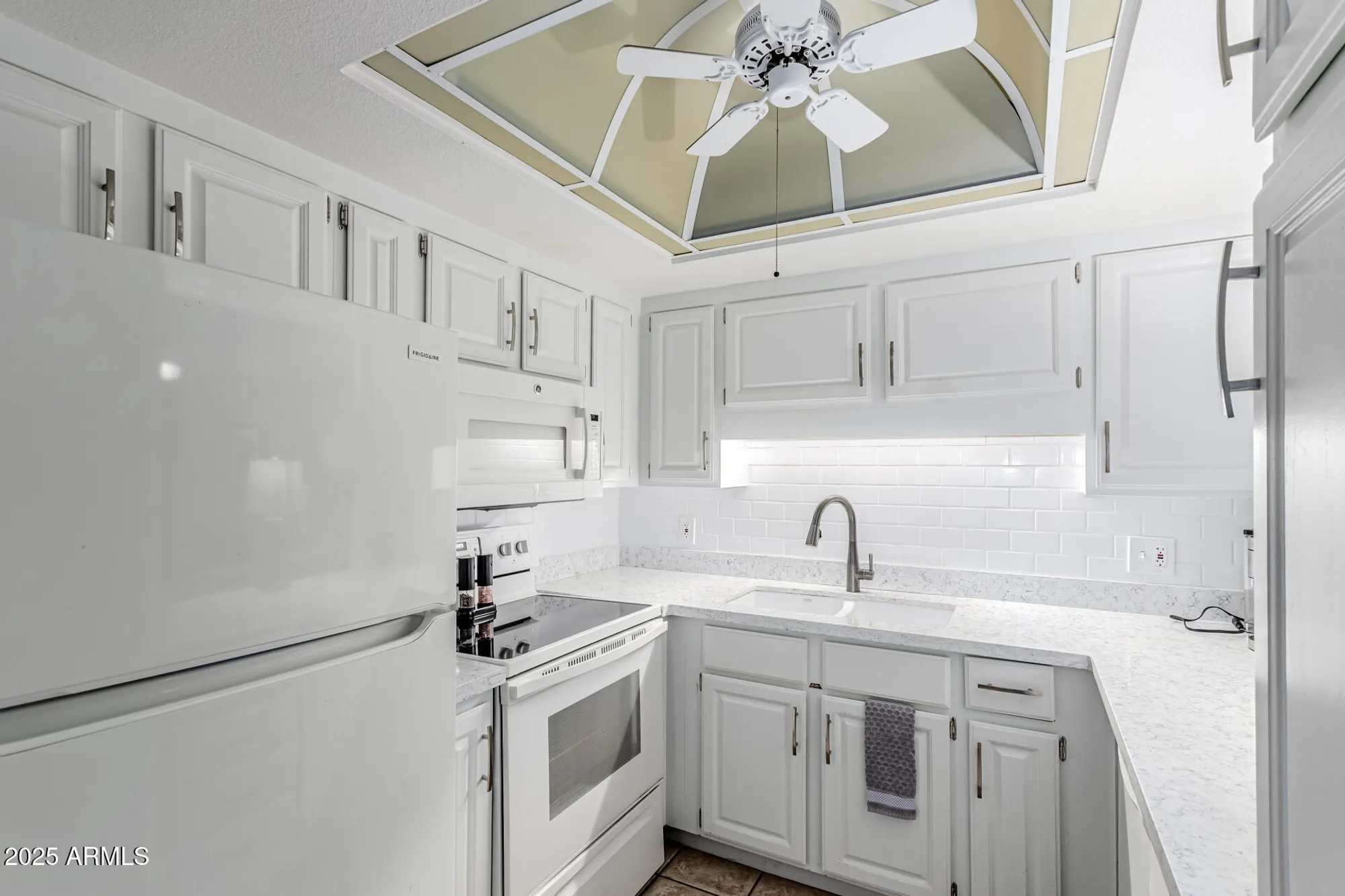 Property Slideshow image 14 of 58 | 10330 w thunderbird blvd a332, Sun City, AZ, 85351