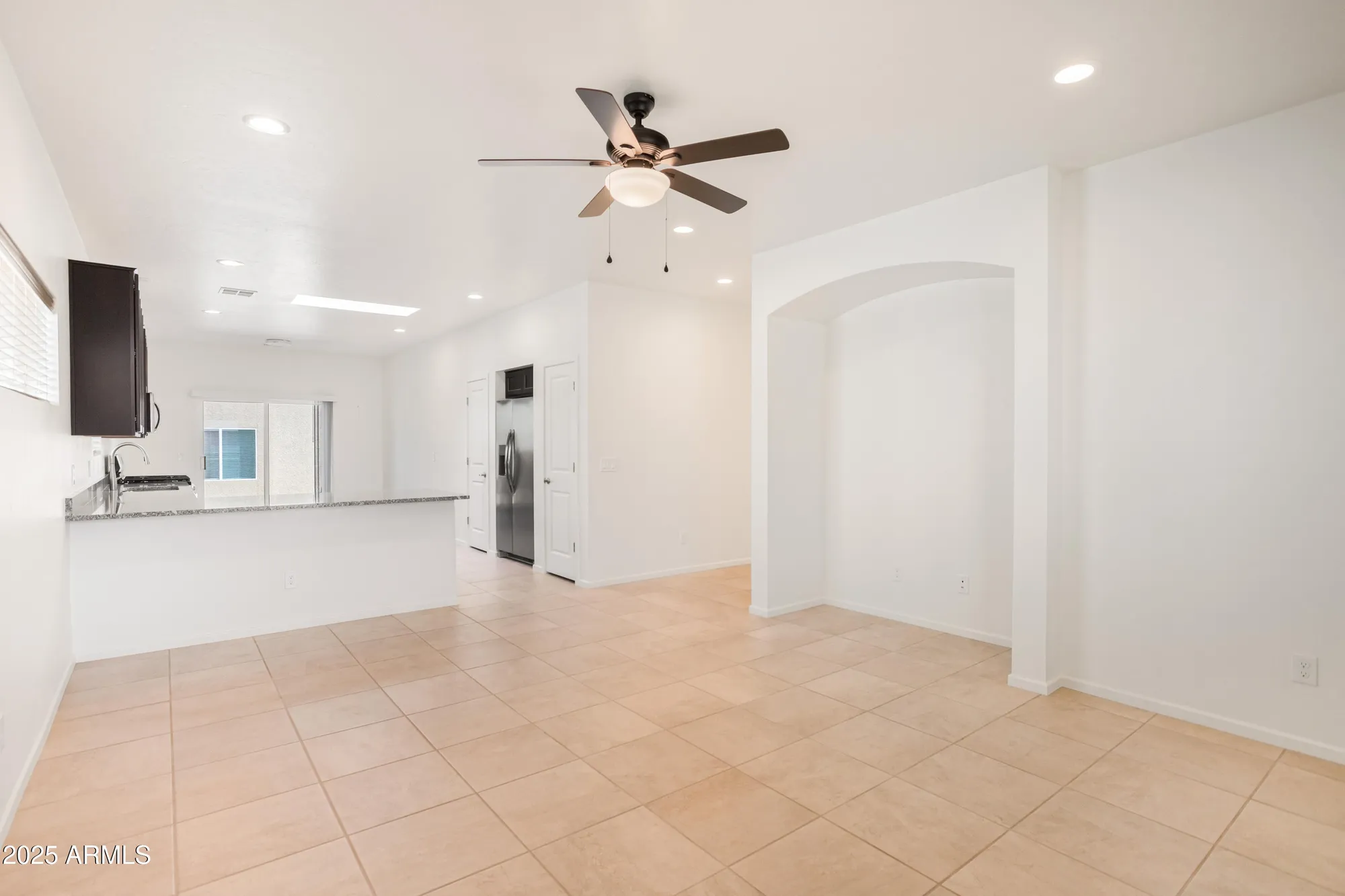 Property Slideshow image 10 of 30 | 293 s meadowood ln, Sierra Vista, AZ, 85635