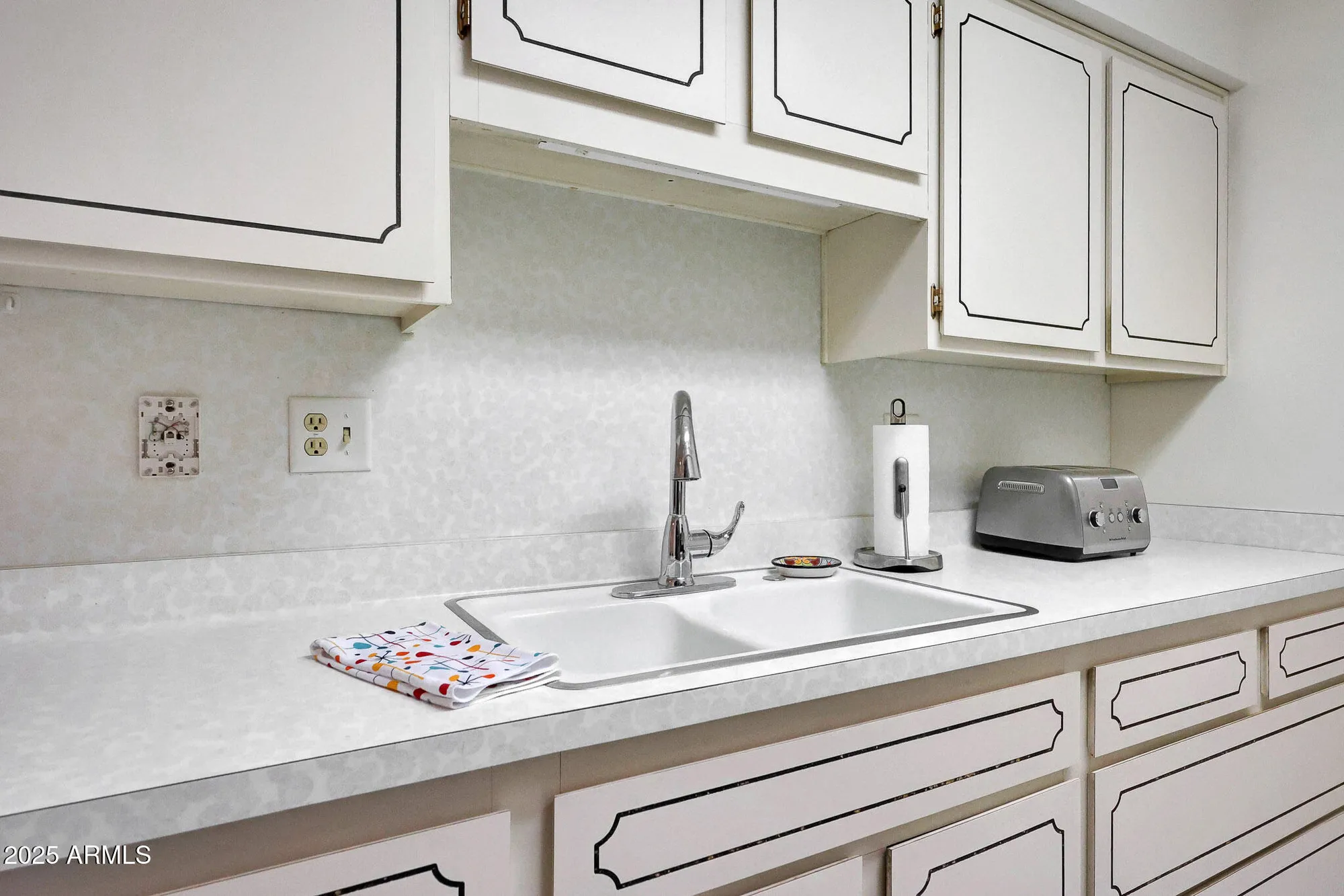 Property Slideshow image 9 of 24 | 9935 w thunderbird blvd, Sun City, AZ, 85351