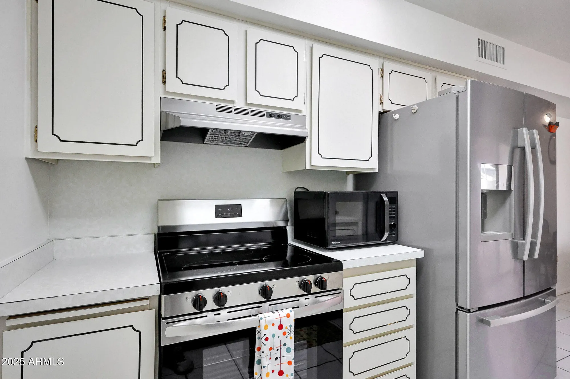 Property Slideshow image 2 of 24 | 9935 w thunderbird blvd, Sun City, AZ, 85351