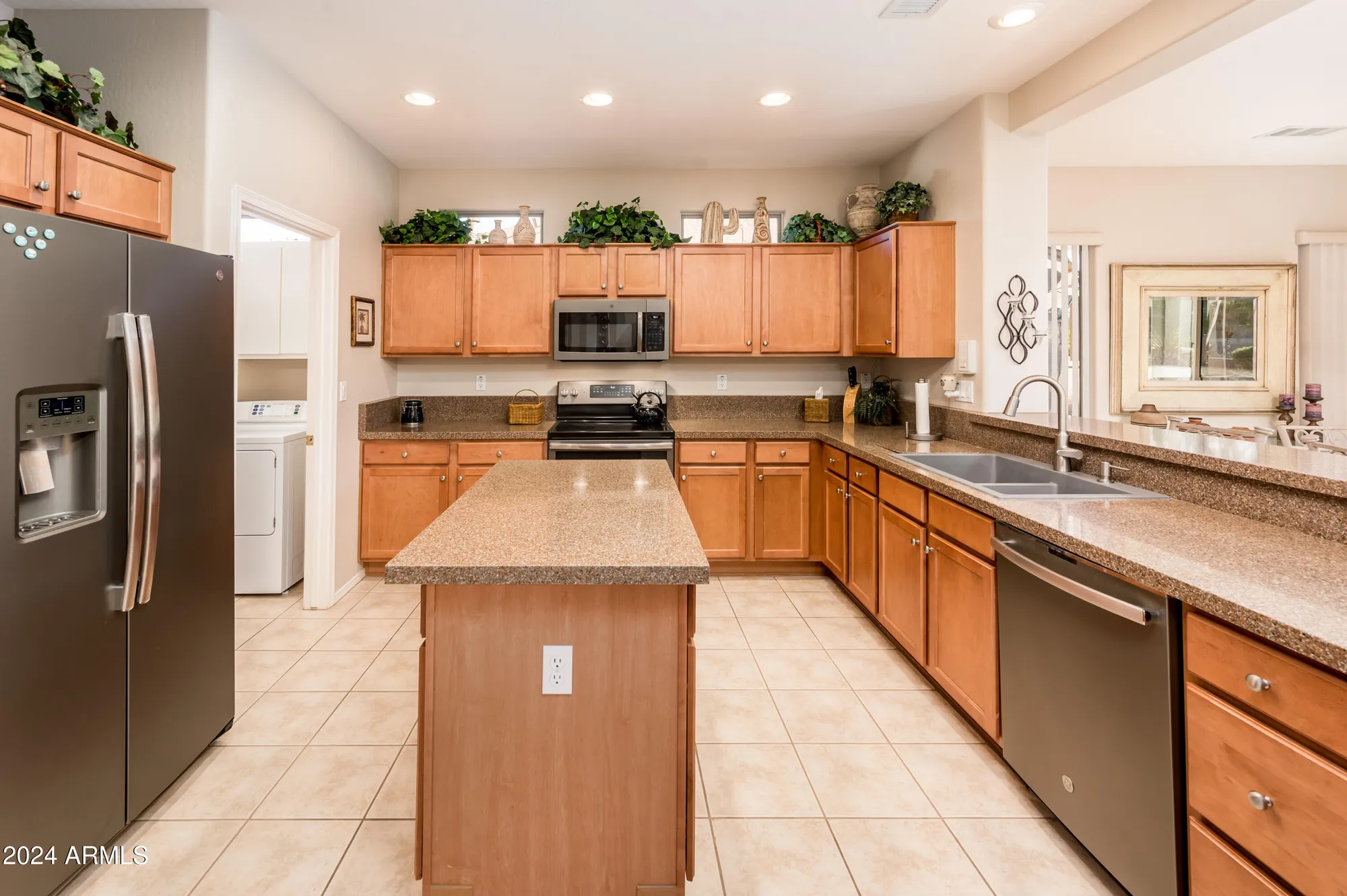 Property Slideshow image 17 of 45 | 19425 n guardian ln, Surprise, AZ, 85387