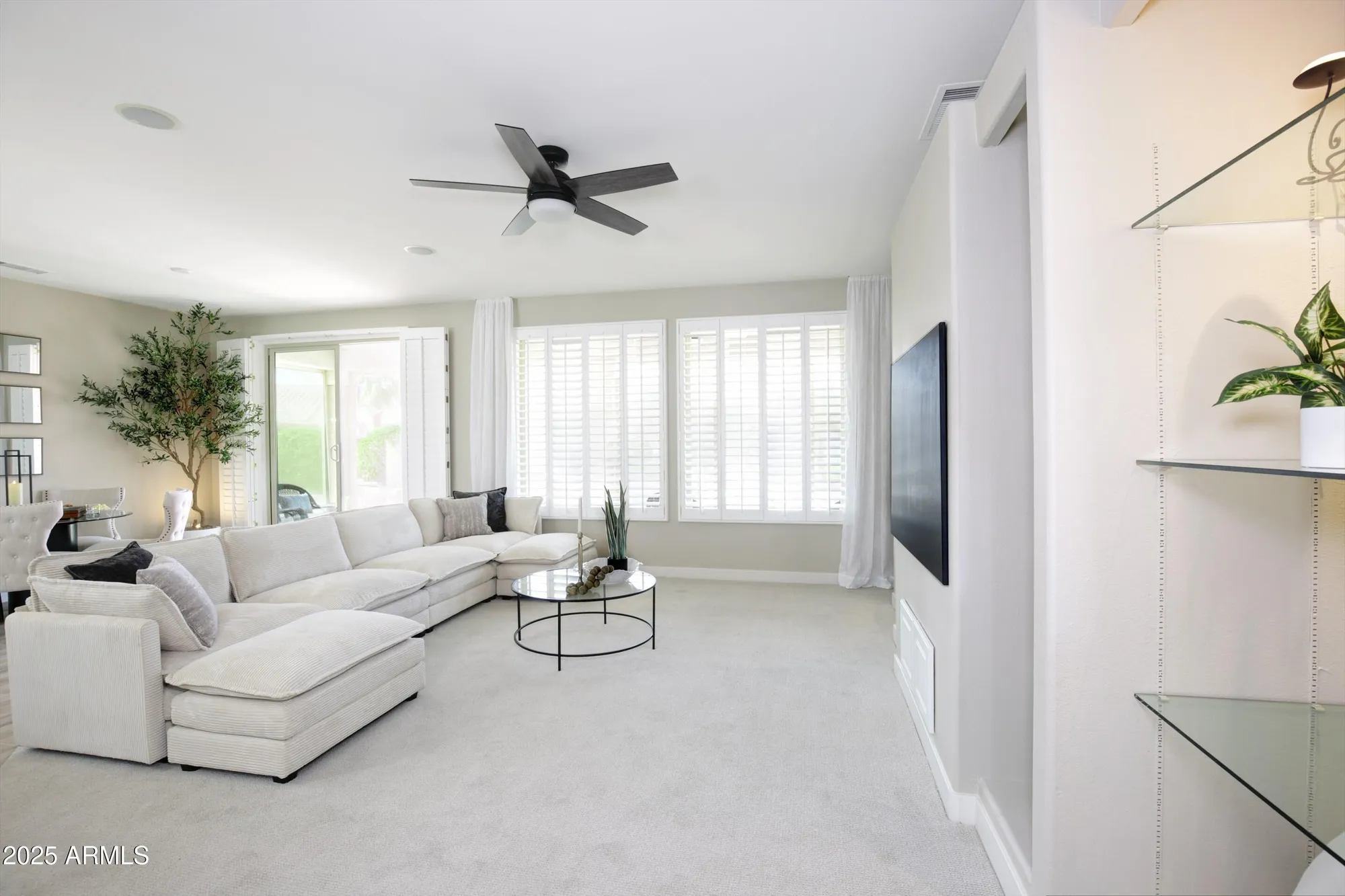 Property Slideshow image 7 of 52 | 16464 w una noche ct, Surprise, AZ, 85374