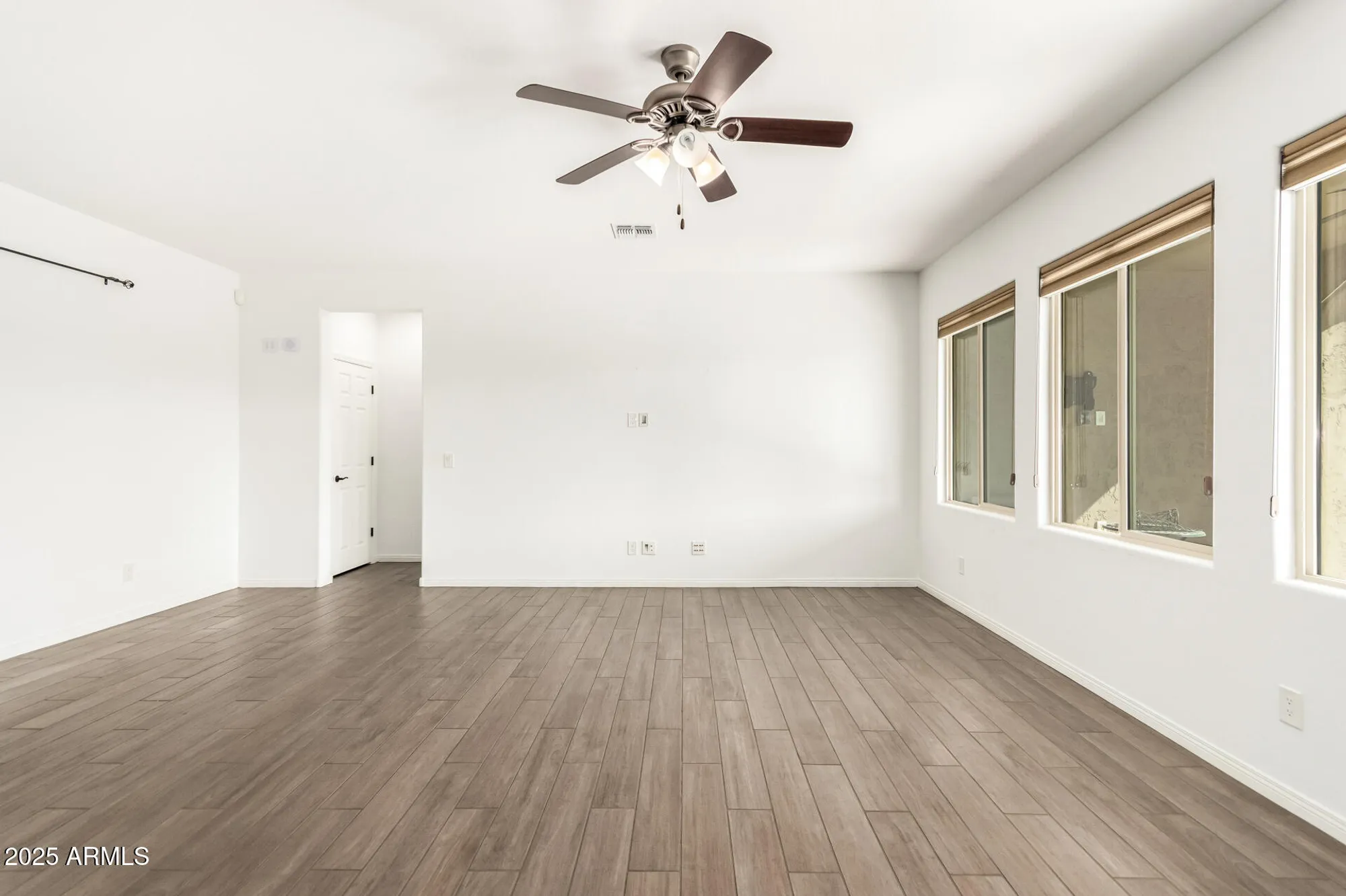 Property Slideshow image 10 of 38 | 17987 w redwood ln, Goodyear, AZ, 85338