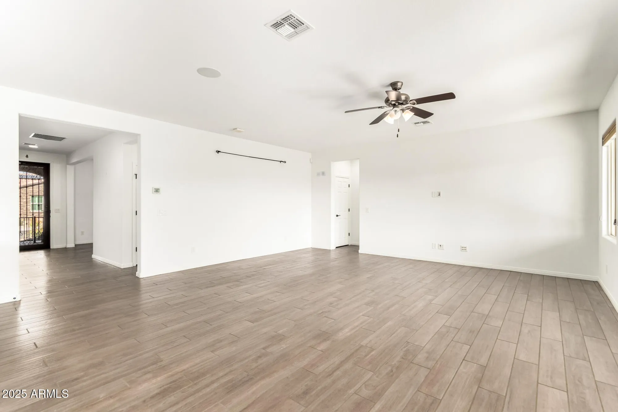 Property Slideshow image 8 of 38 | 17987 w redwood ln, Goodyear, AZ, 85338