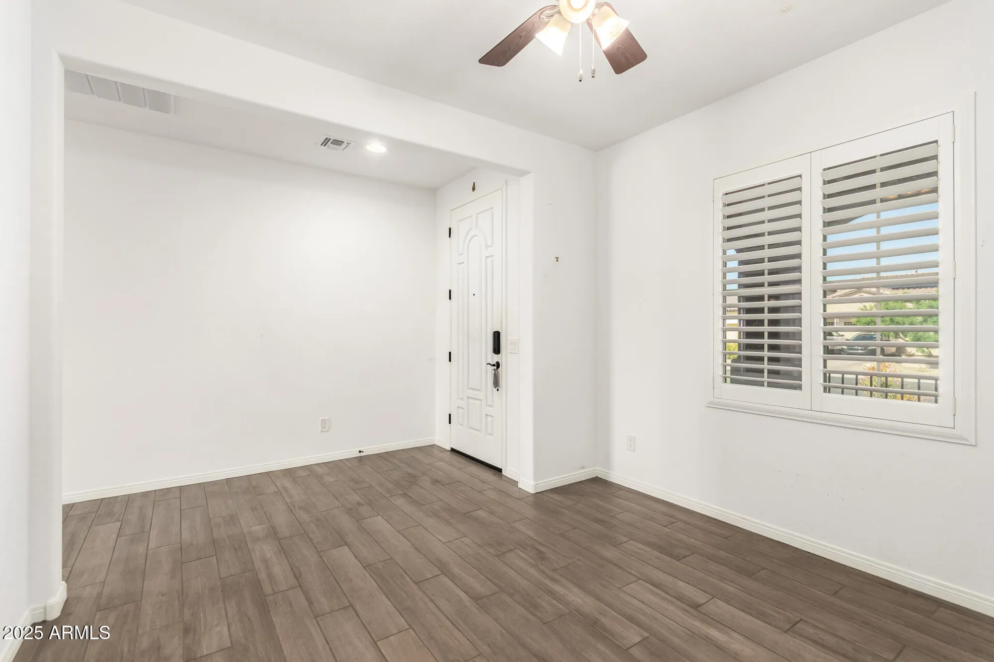Property Slideshow image 32 of 38 | 17987 w redwood ln, Goodyear, AZ, 85338