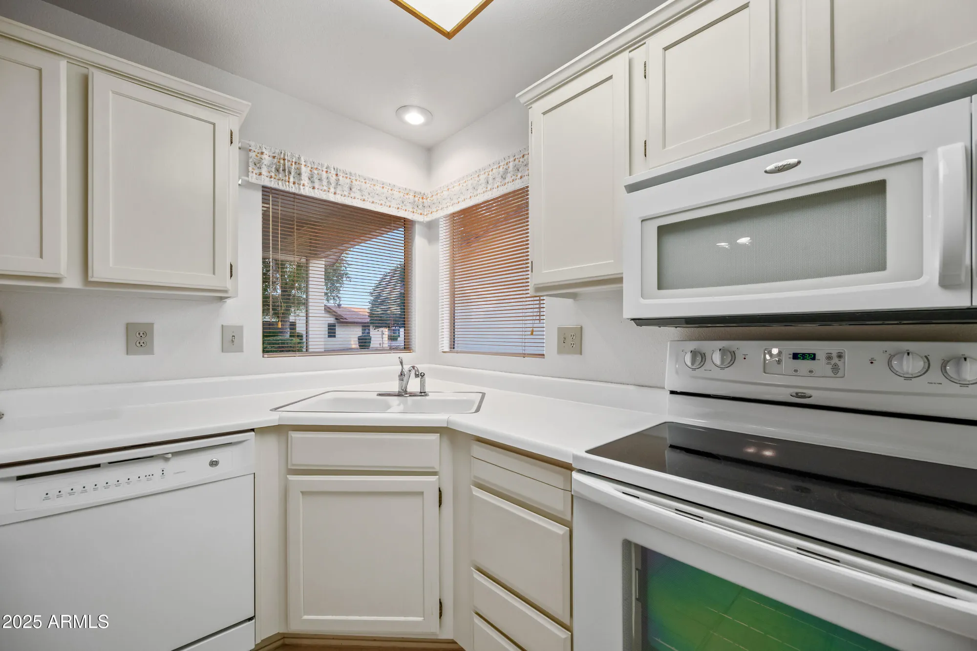 Property Slideshow image 15 of 35 | 19611 n trail ridge dr, Sun City West, AZ, 85375
