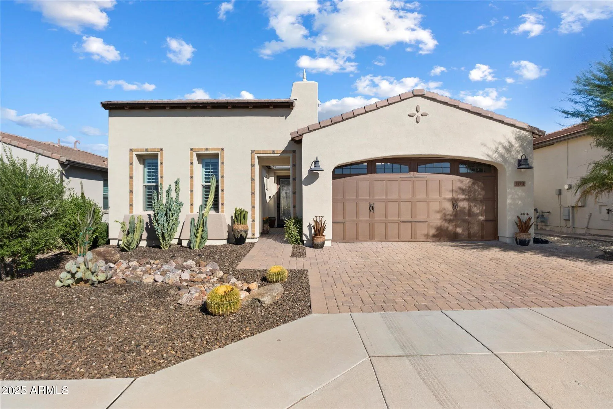 Property Slideshow image 1 of 20 | 104 e iloca ln, Queen Creek, AZ, 85140