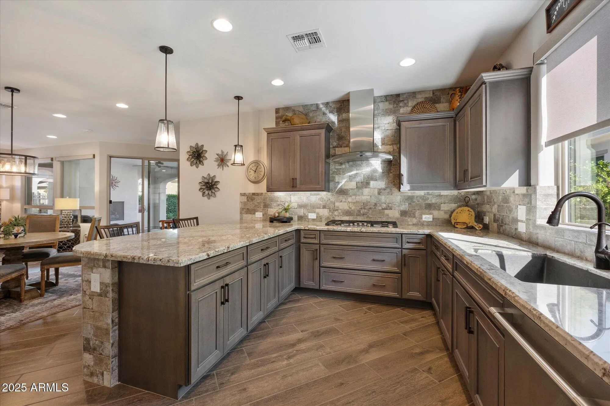 Property Slideshow image 7 of 20 | 104 e iloca ln, Queen Creek, AZ, 85140