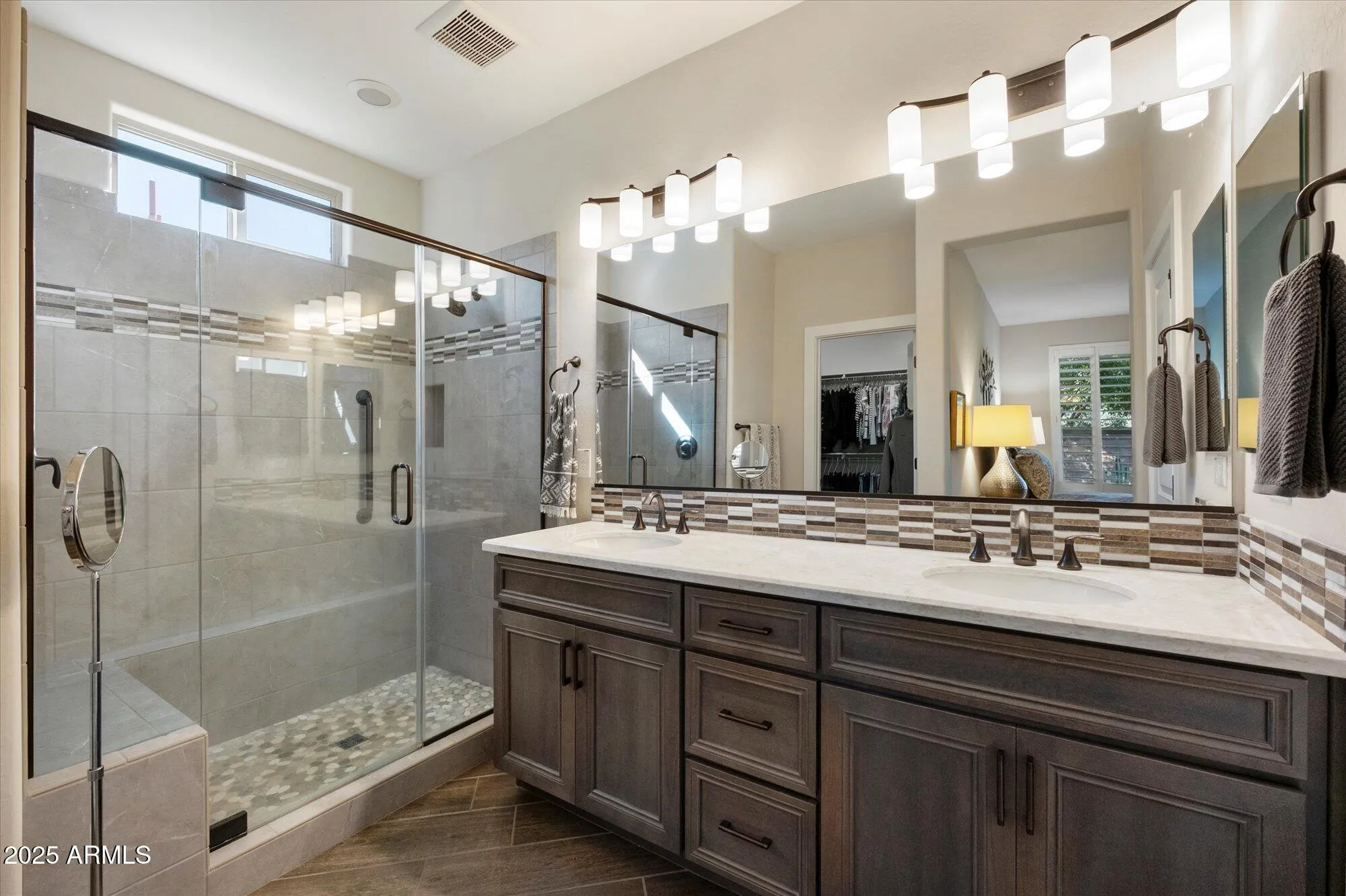 Property Slideshow image 12 of 20 | 104 e iloca ln, Queen Creek, AZ, 85140