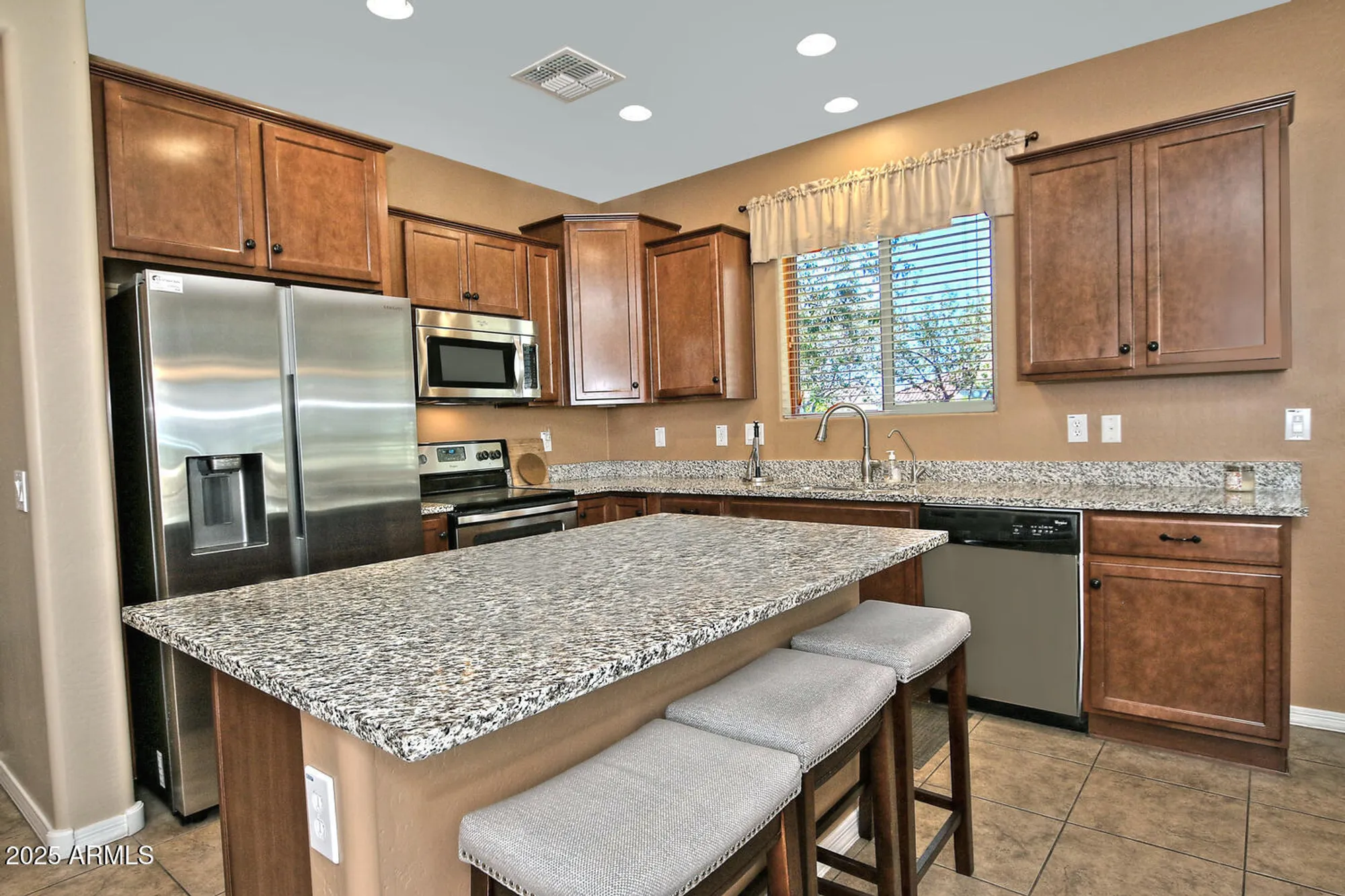 Property Slideshow image 12 of 89 | 7382 w silver spring way, Florence, AZ, 85132
