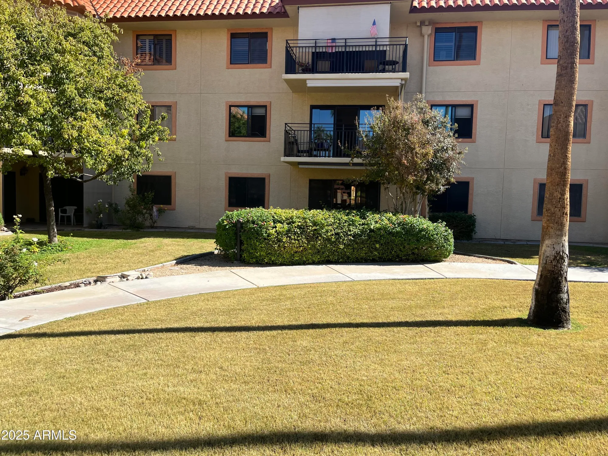 Property Slideshow image 2 of 23 | 10330 w thunderbird blvd c102, Sun City, AZ, 85351