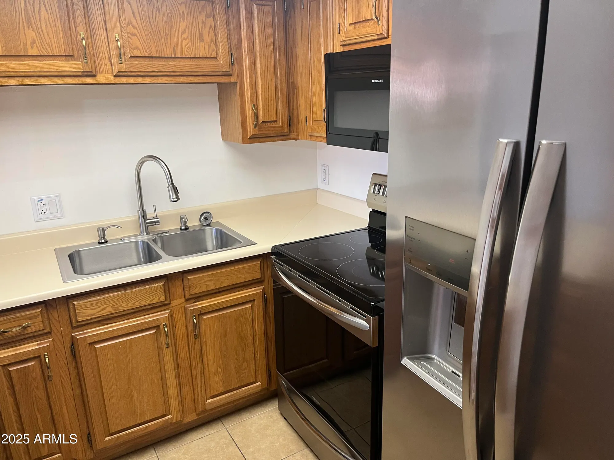 Property Slideshow image 6 of 23 | 10330 w thunderbird blvd c102, Sun City, AZ, 85351