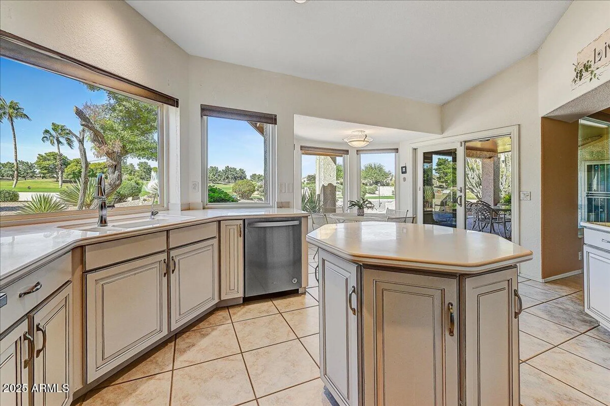Property Slideshow image 16 of 42 | 8502 w topeka dr, Peoria, AZ, 85382