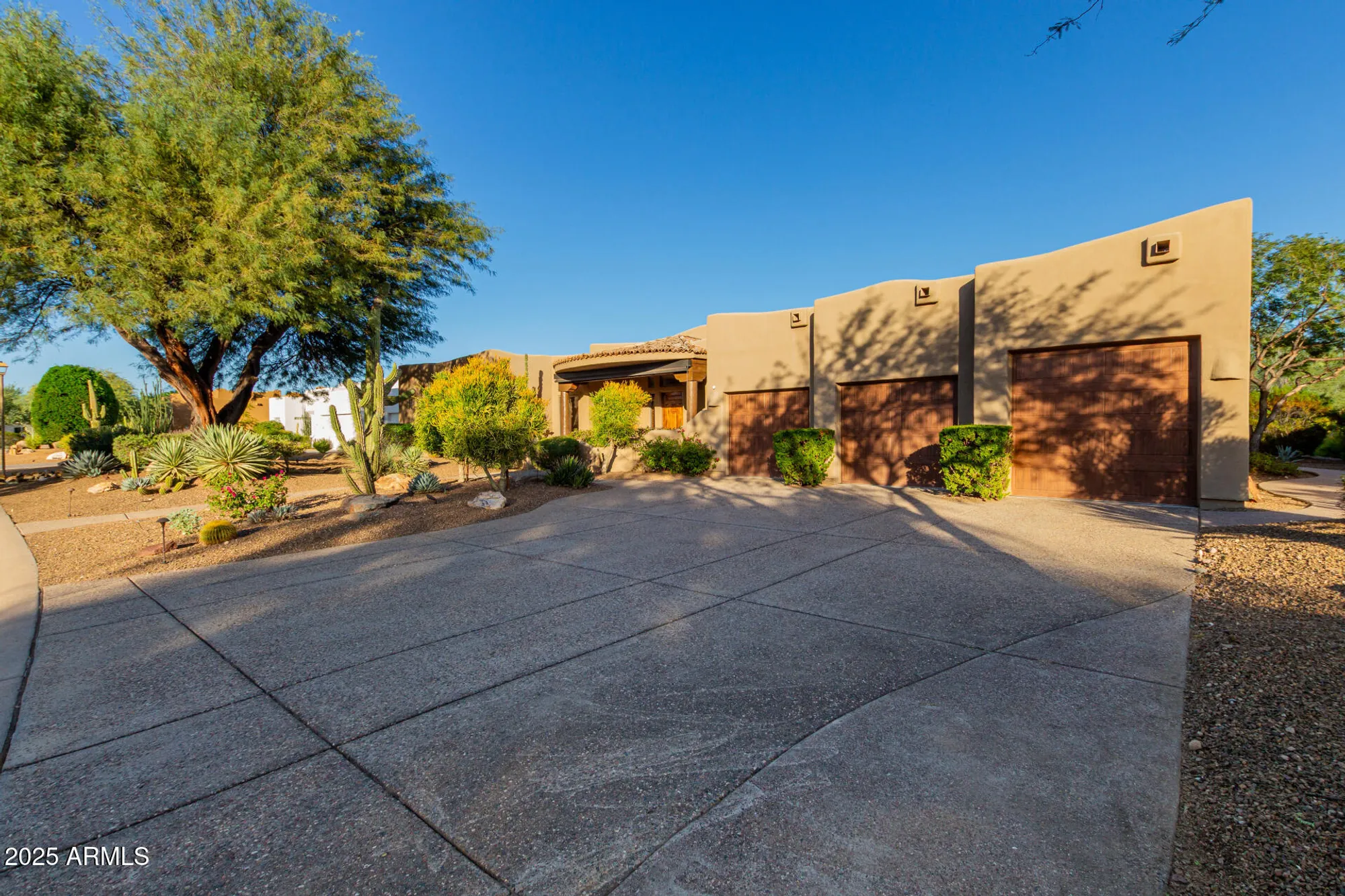 Property Slideshow image 2 of 69 | 27609 n desierto dr, Rio Verde, AZ, 85263