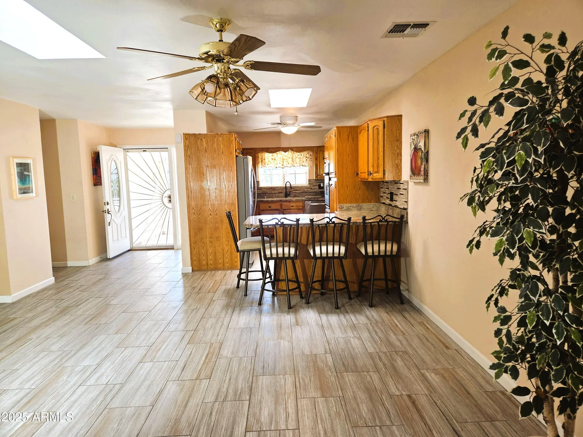 Property Slideshow image 4 of 52 | 10010 w deanne dr, Sun City, AZ, 85351