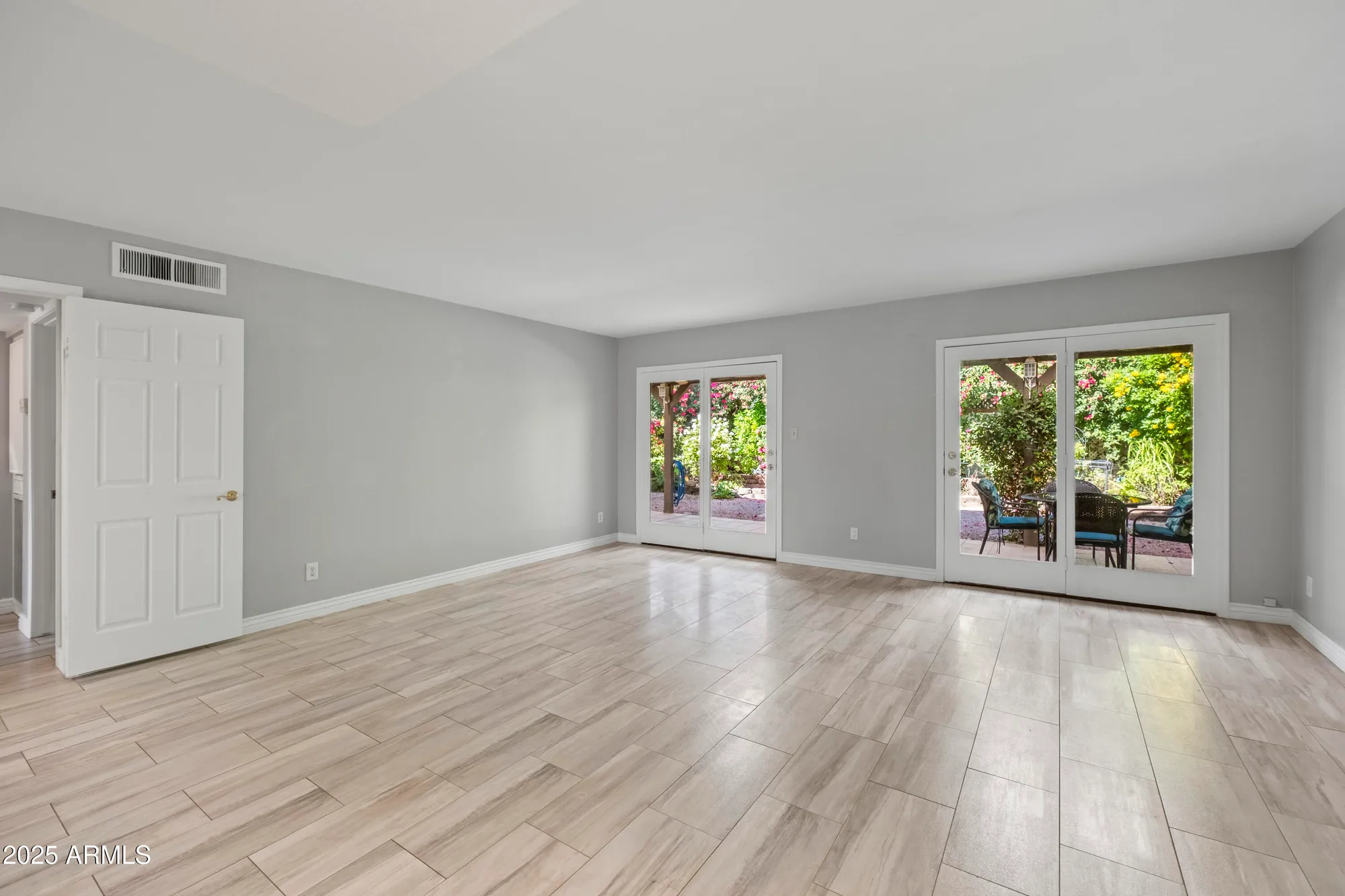 Property Slideshow image 7 of 21 | 7662 e hazelwood st, Scottsdale, AZ, 85251