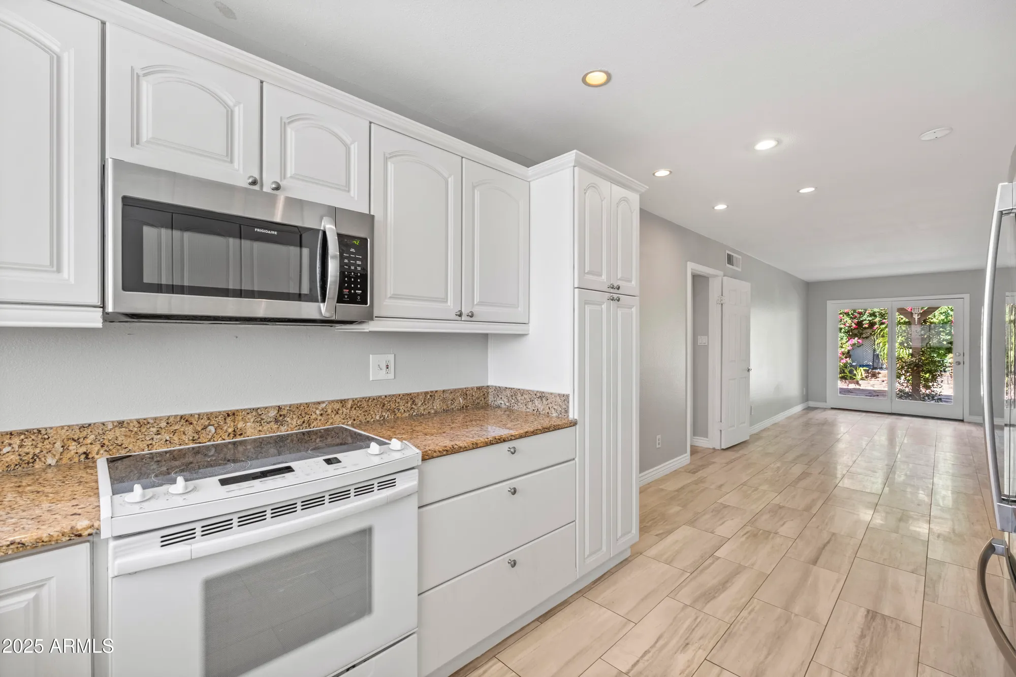 Property Slideshow image 4 of 21 | 7662 e hazelwood st, Scottsdale, AZ, 85251