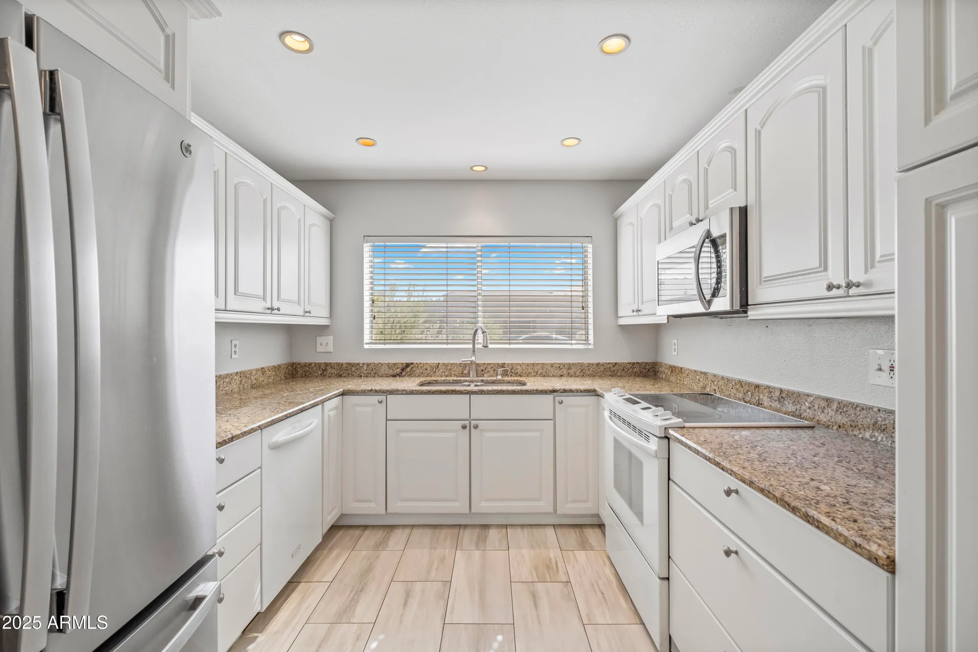 Property Slideshow image 3 of 21 | 7662 e hazelwood st, Scottsdale, AZ, 85251