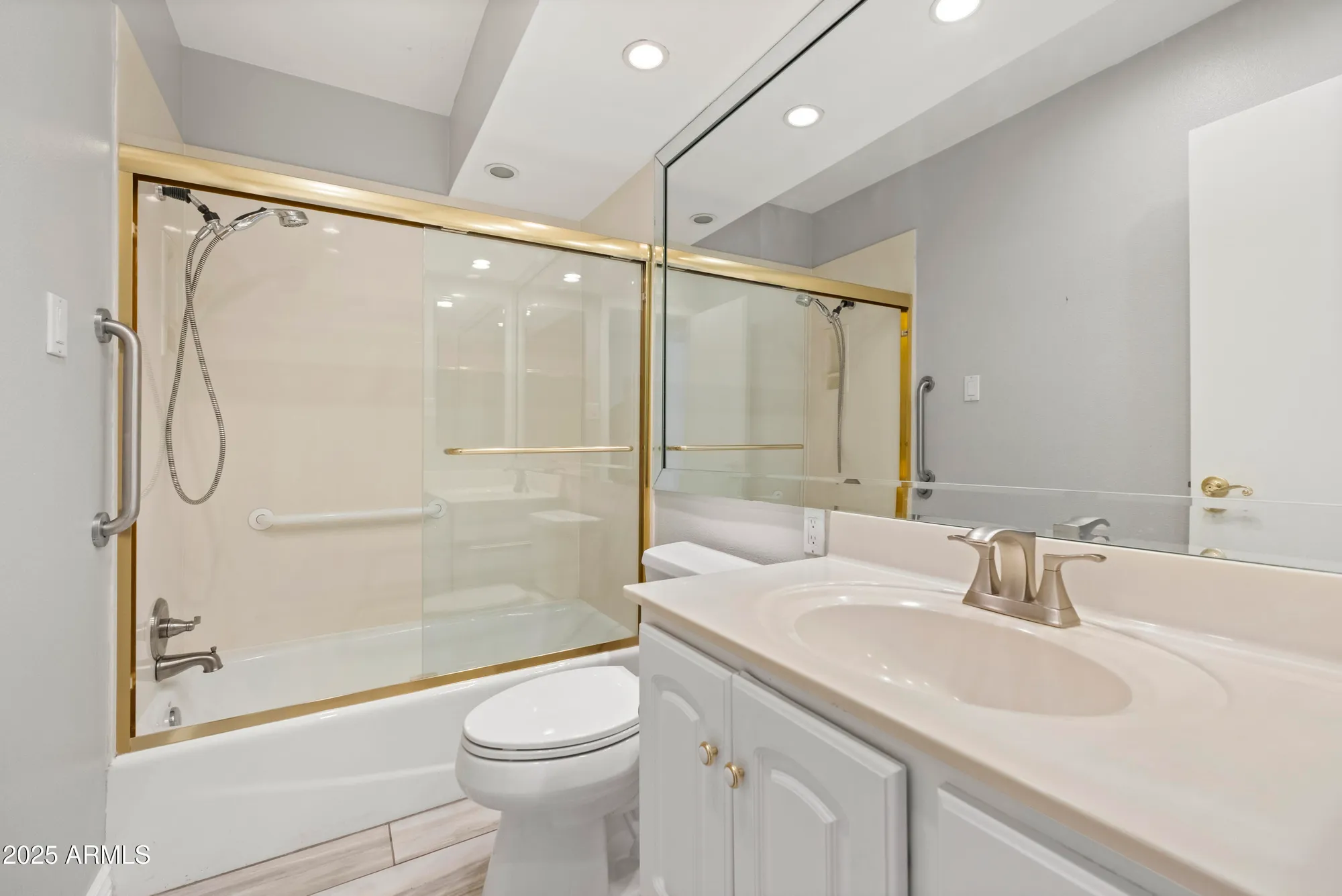 Property Slideshow image 14 of 21 | 7662 e hazelwood st, Scottsdale, AZ, 85251