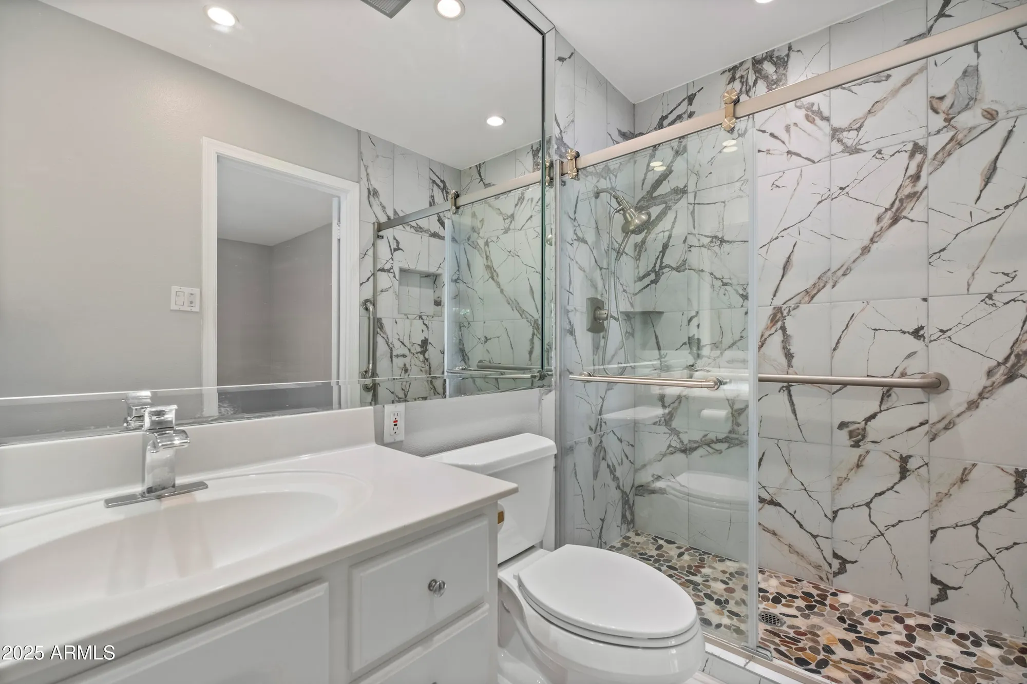 Property Slideshow image 11 of 21 | 7662 e hazelwood st, Scottsdale, AZ, 85251