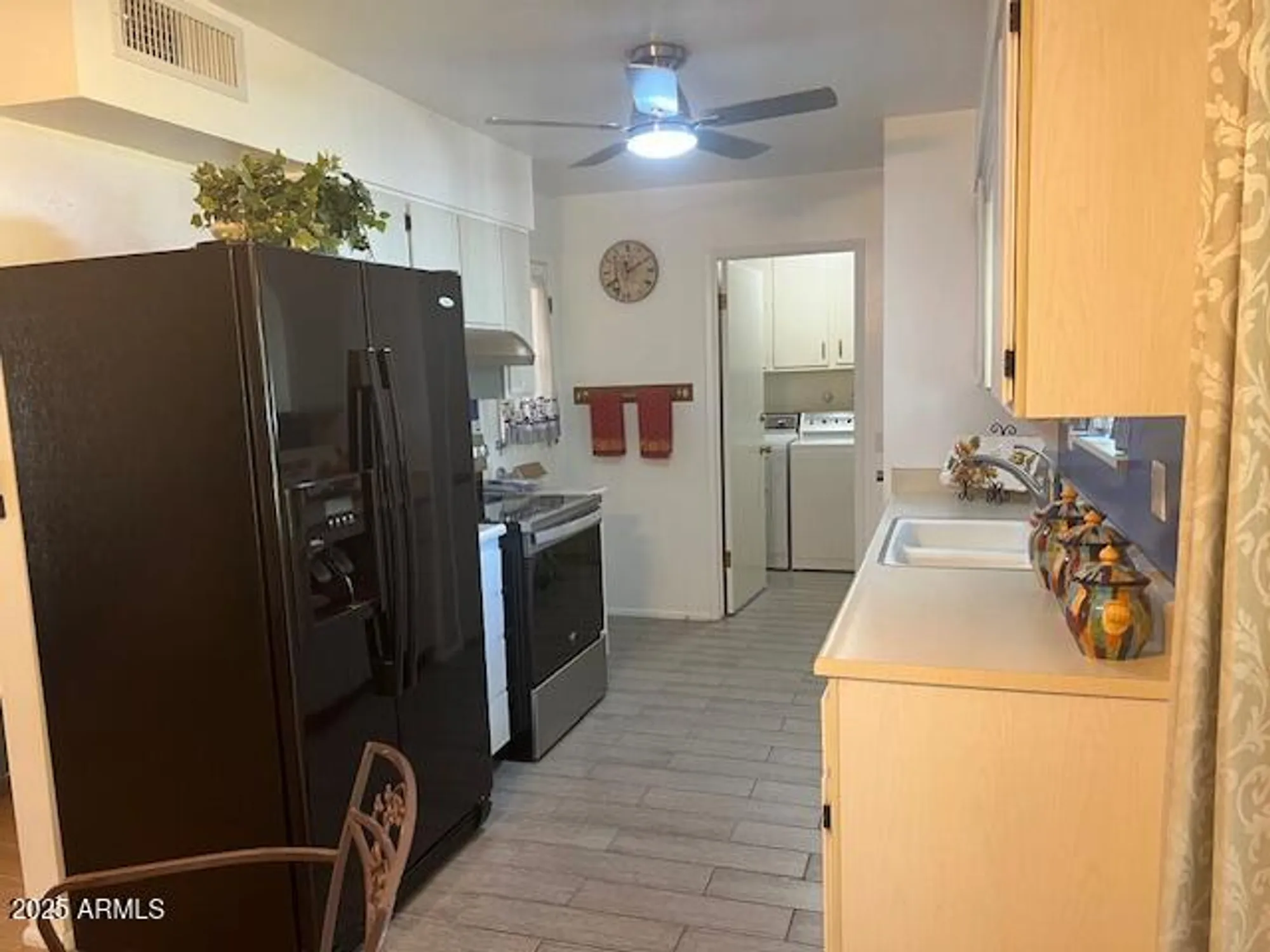 Property Slideshow image 6 of 17 | 10758 w cinnebar ave, Sun City, AZ, 85351