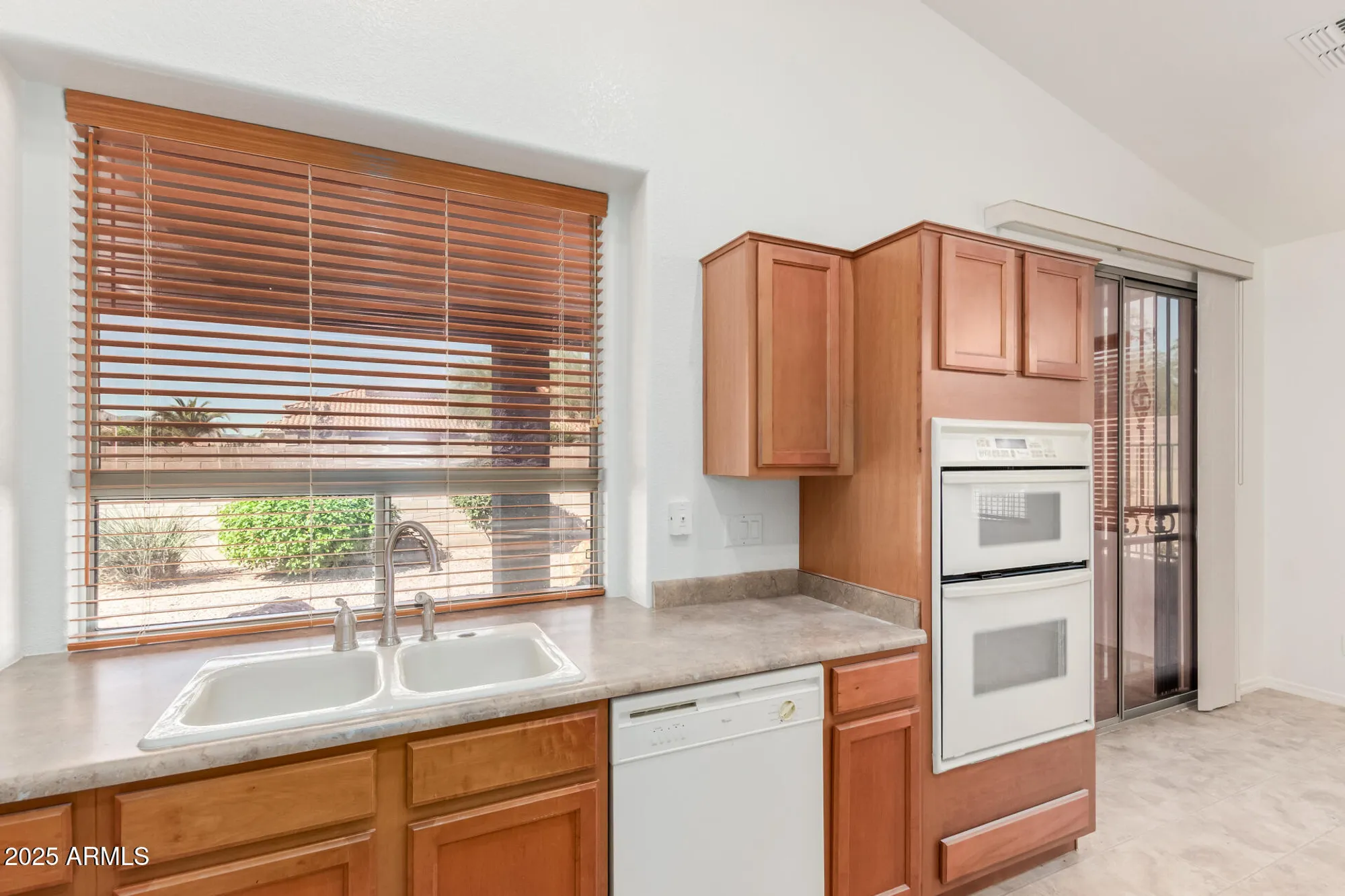 Property Slideshow image 12 of 37 | 18562 n alamo dr, Surprise, AZ, 85374