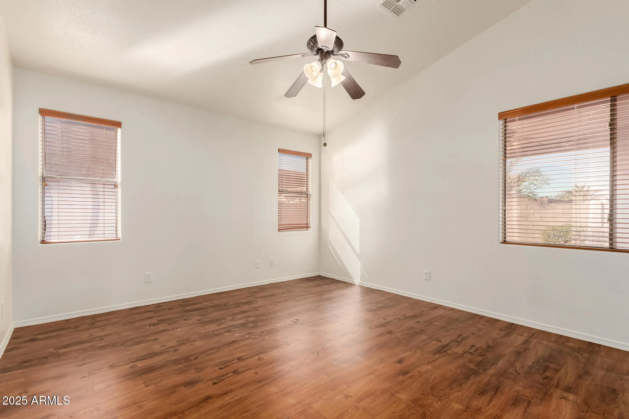 Property Slideshow image 13 of 37 | 18562 n alamo dr, Surprise, AZ, 85374
