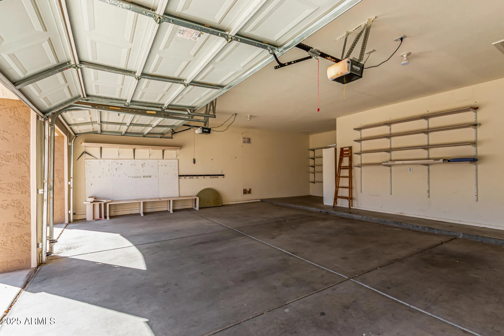 Property Slideshow image 22 of 37 | 18562 n alamo dr, Surprise, AZ, 85374
