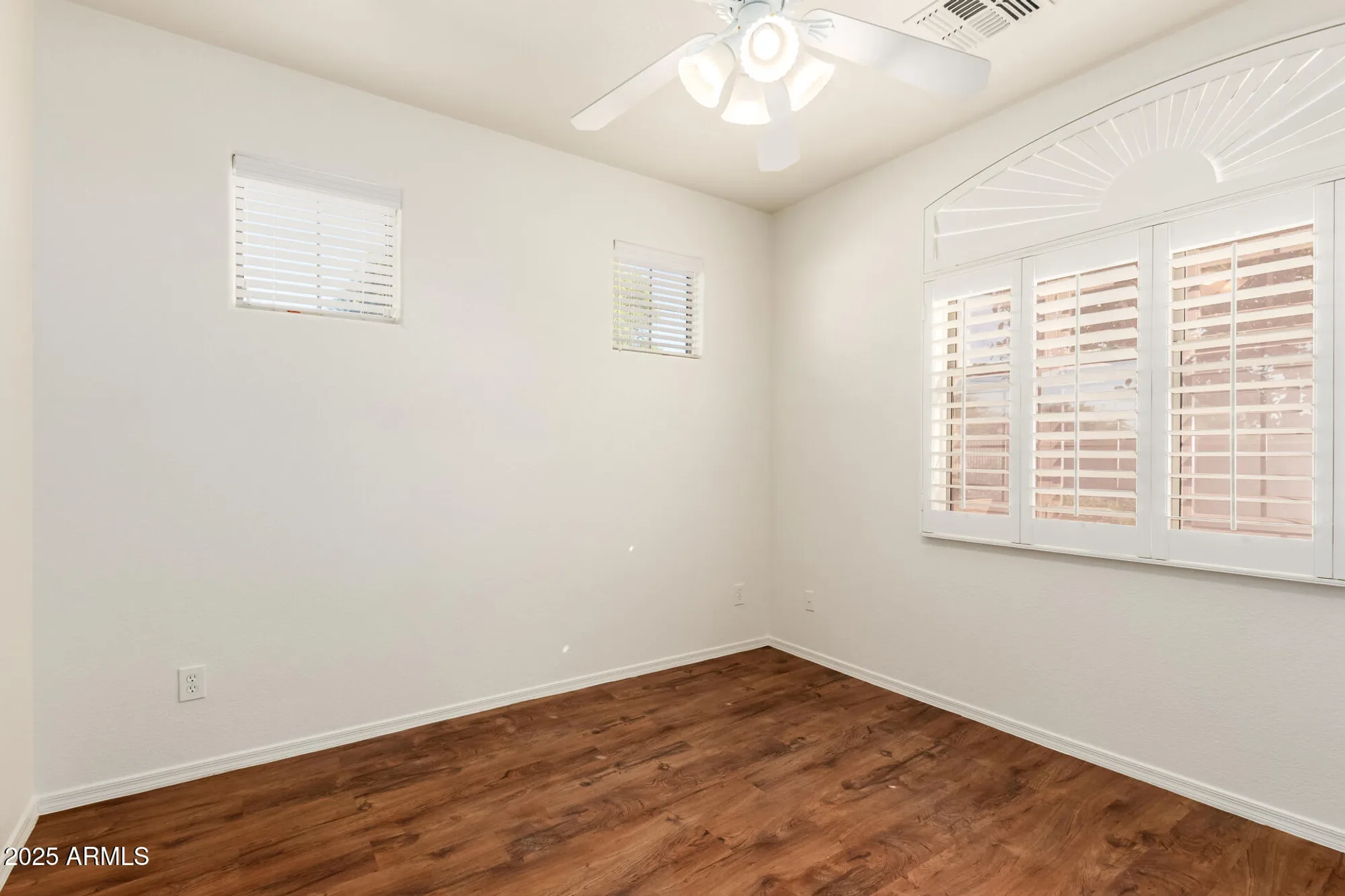 Property Slideshow image 18 of 37 | 18562 n alamo dr, Surprise, AZ, 85374