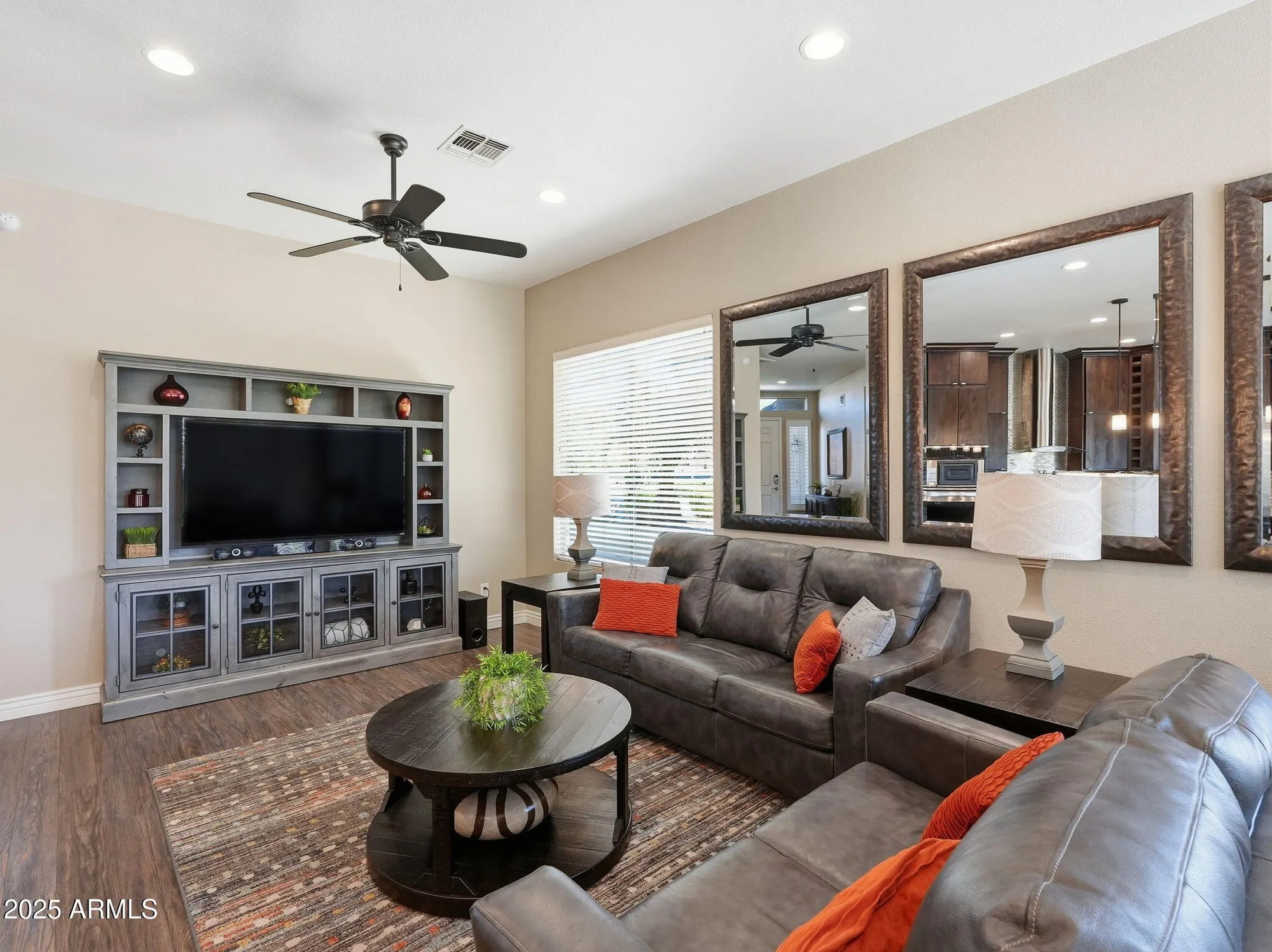 Property Slideshow image 6 of 33 | 4745 e nightingale ln, Gilbert, AZ, 85298