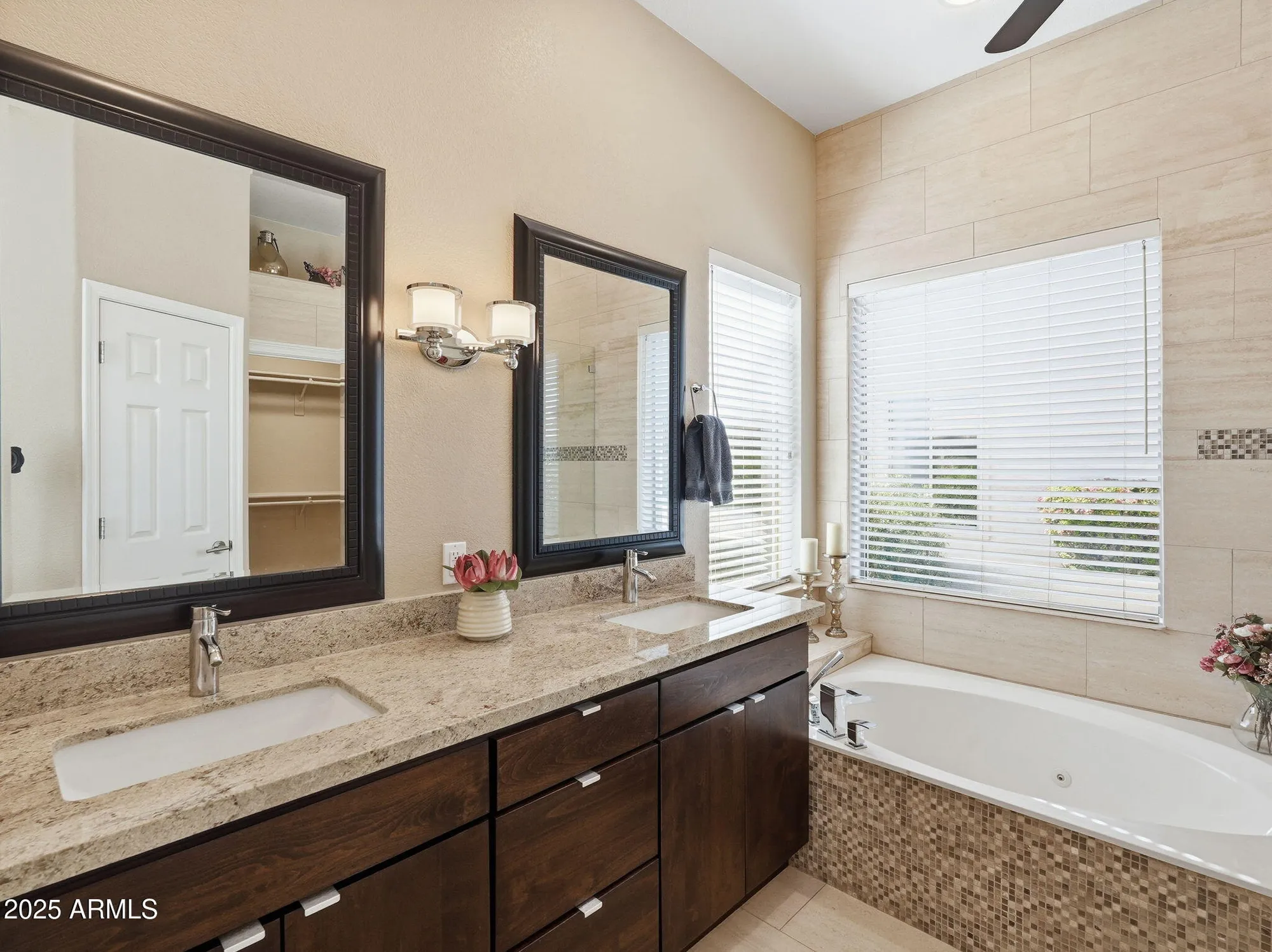 Property Slideshow image 17 of 33 | 4745 e nightingale ln, Gilbert, AZ, 85298