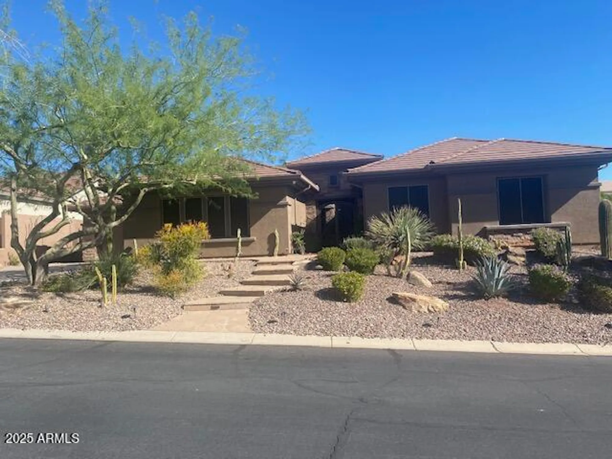 Property Slideshow image 3 of 98 | 2514 w pumpkin ridge dr, Anthem, AZ, 85086