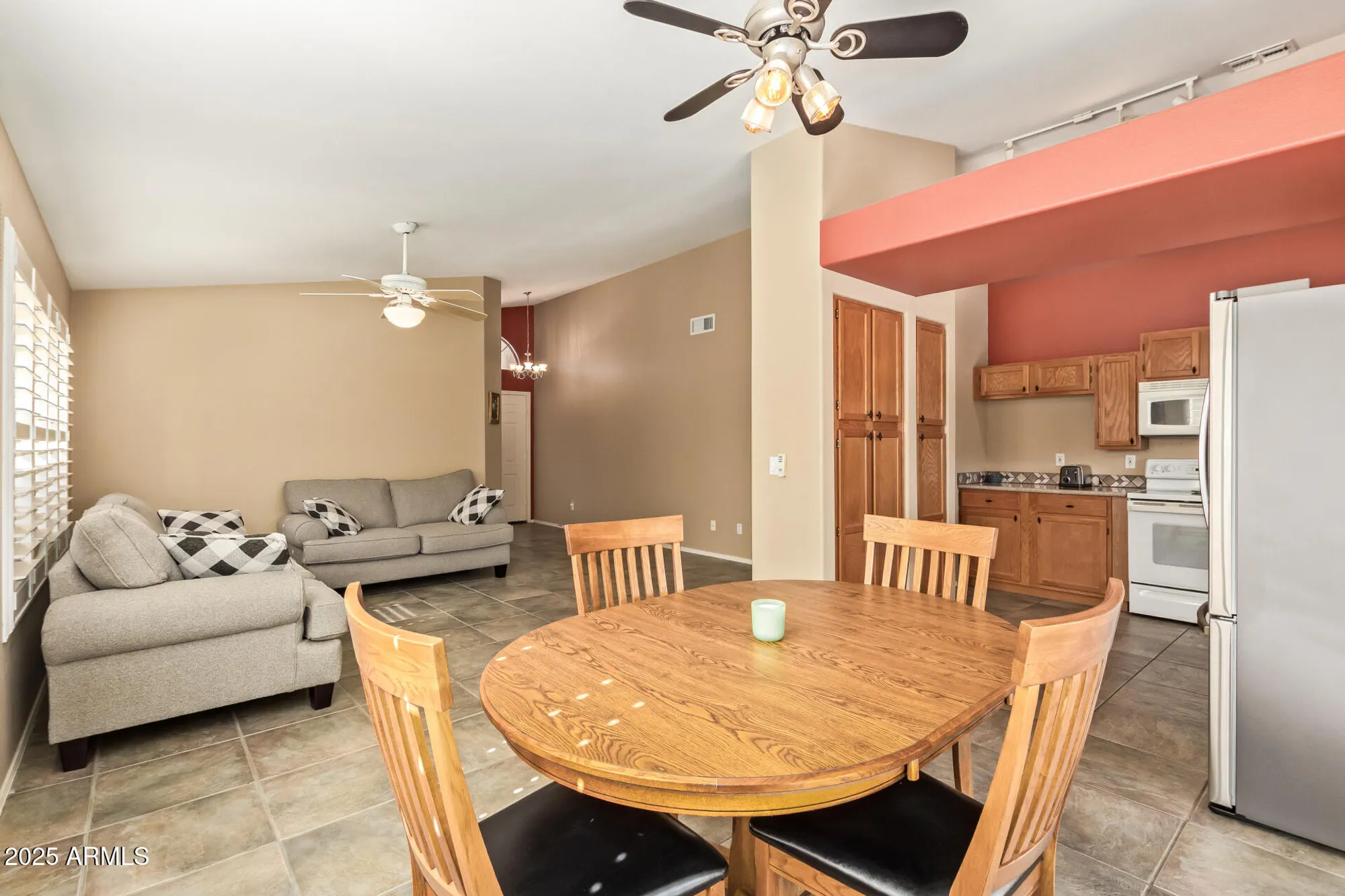 Property Slideshow image 8 of 36 | 17233 n winding trl, Surprise, AZ, 85374
