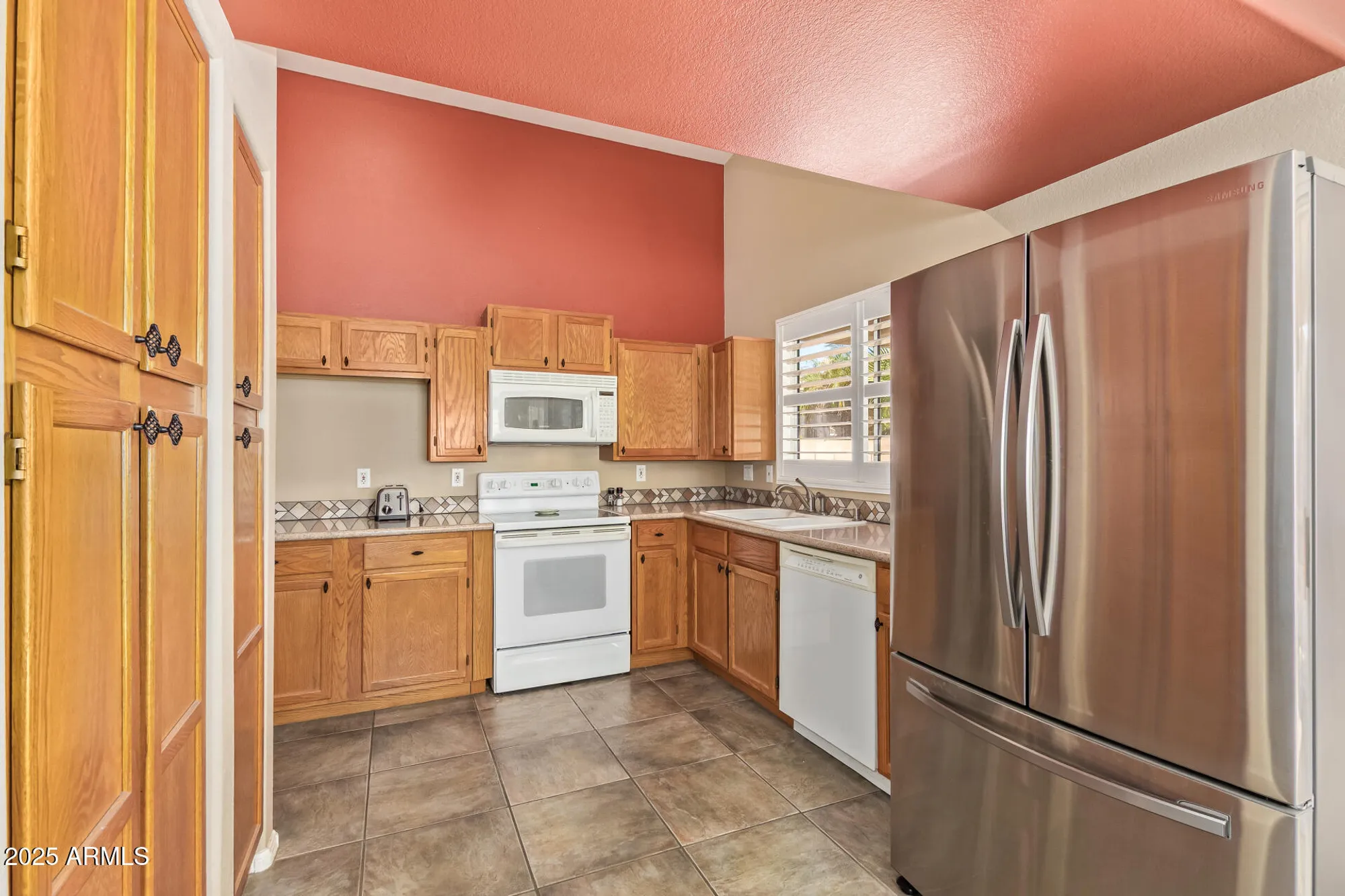 Property Slideshow image 9 of 36 | 17233 n winding trl, Surprise, AZ, 85374