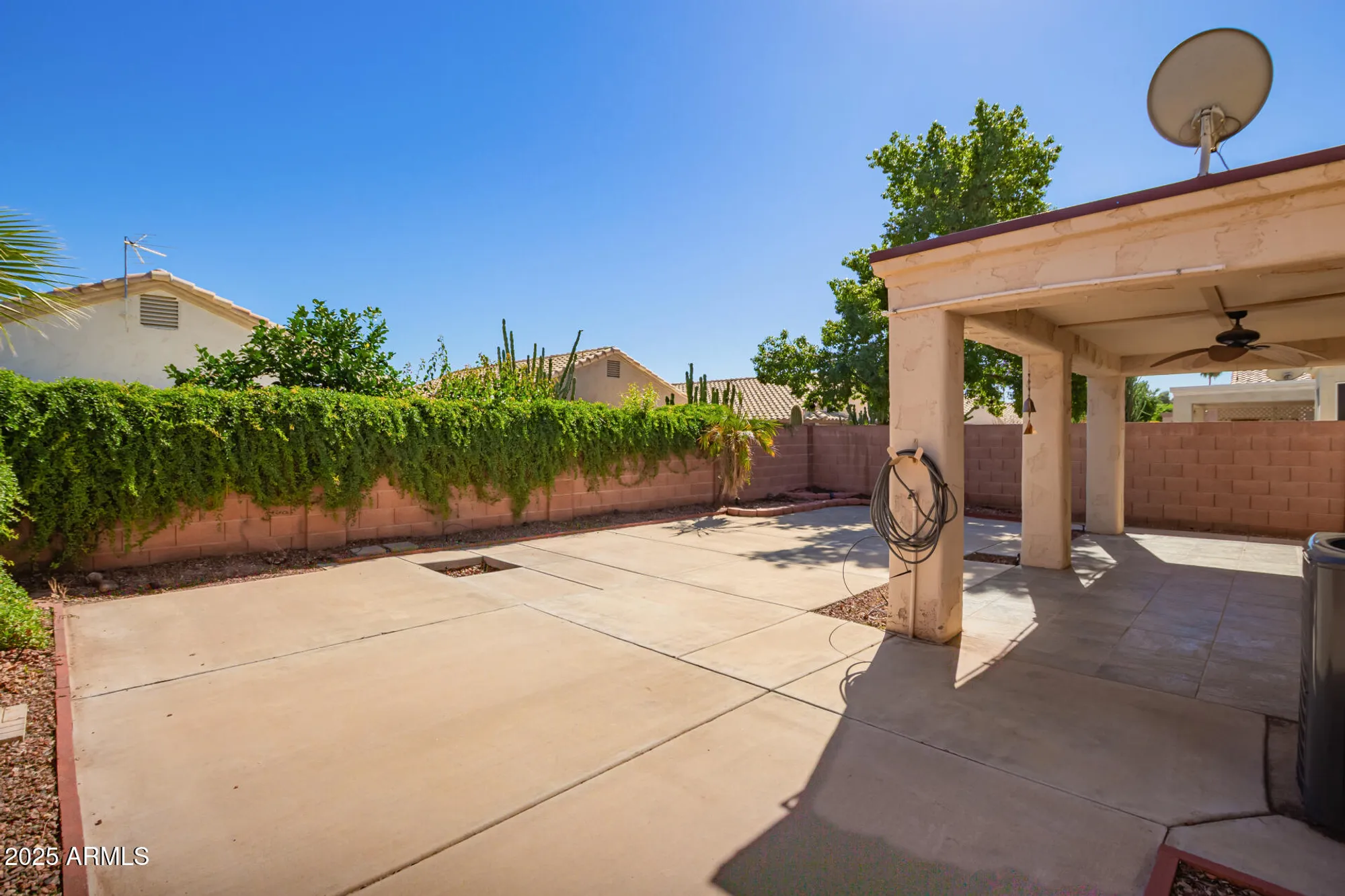 Property Slideshow image 26 of 36 | 17233 n winding trl, Surprise, AZ, 85374