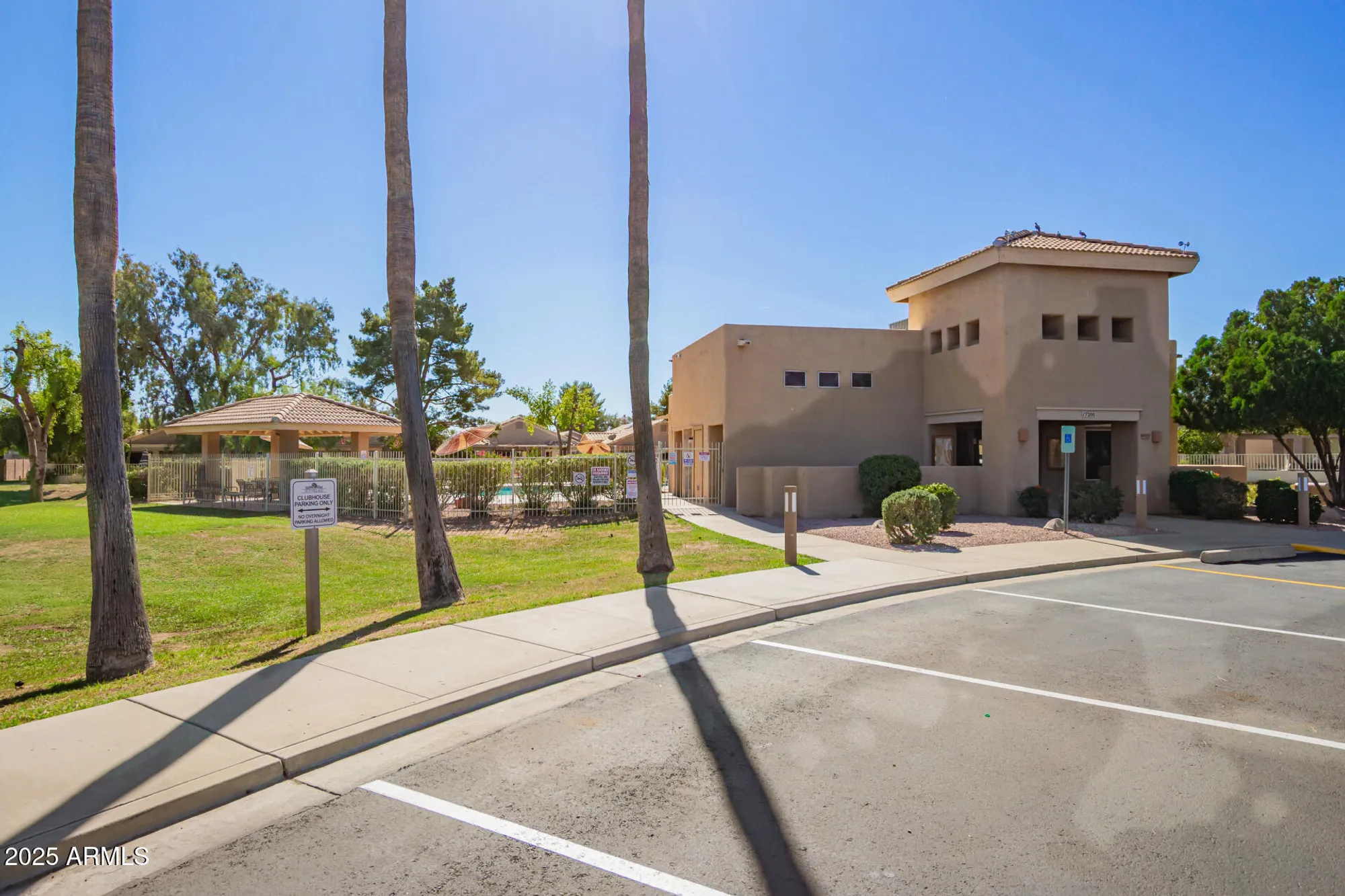 Property Slideshow image 31 of 36 | 17233 n winding trl, Surprise, AZ, 85374