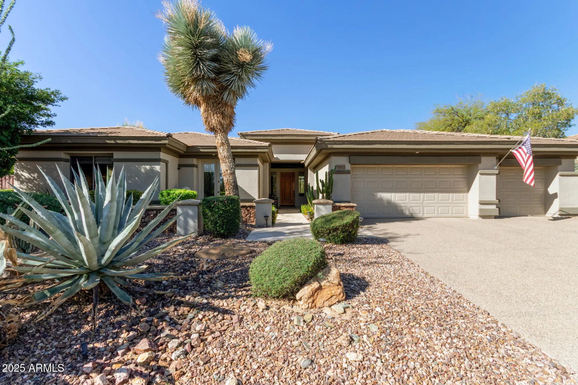 Property Slideshow image 7 of 108 | 41925 n back creek ct, Anthem, AZ, 85086