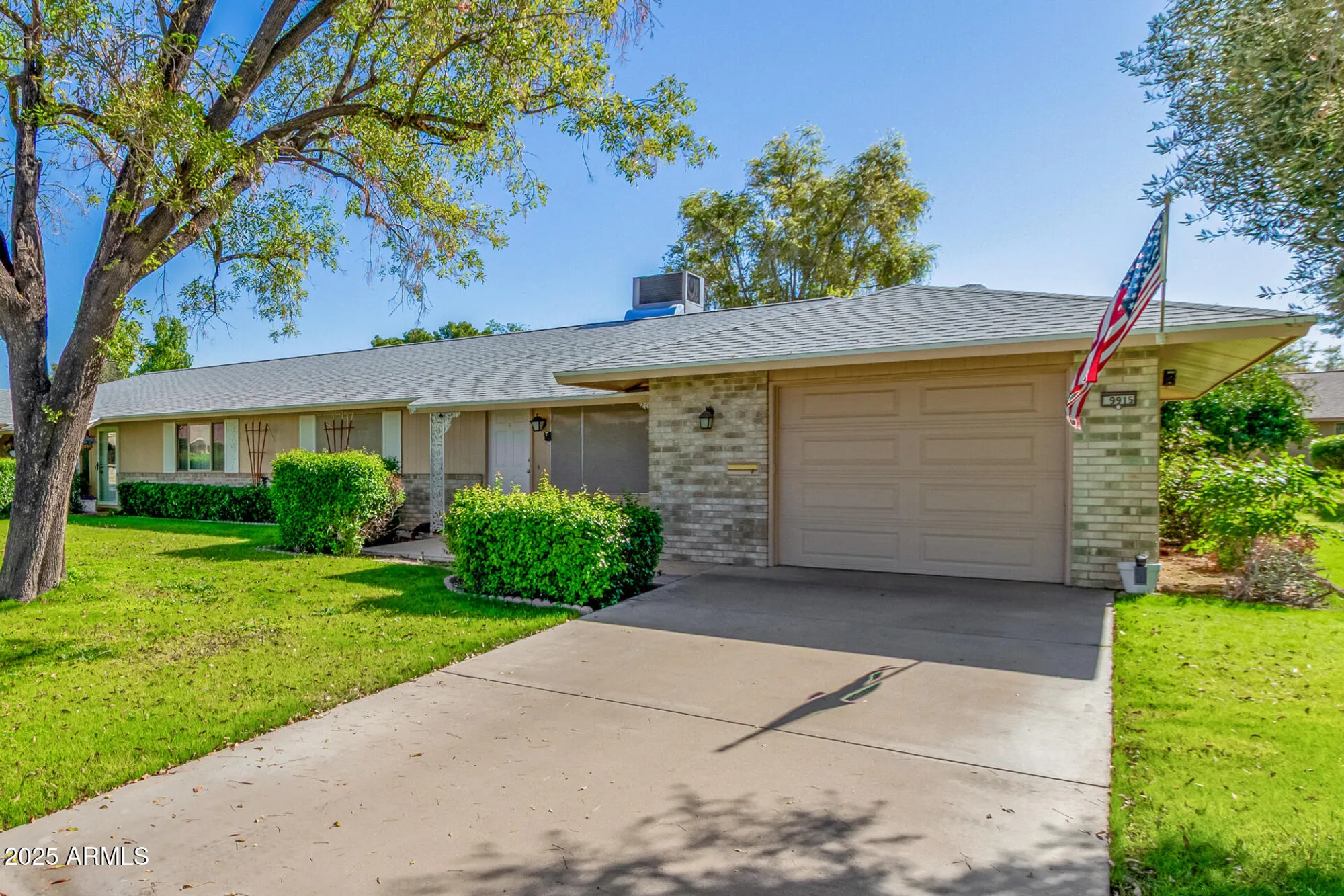 Property Slideshow image 2 of 29 | 9915 w sandstone dr, Sun City, AZ, 85351