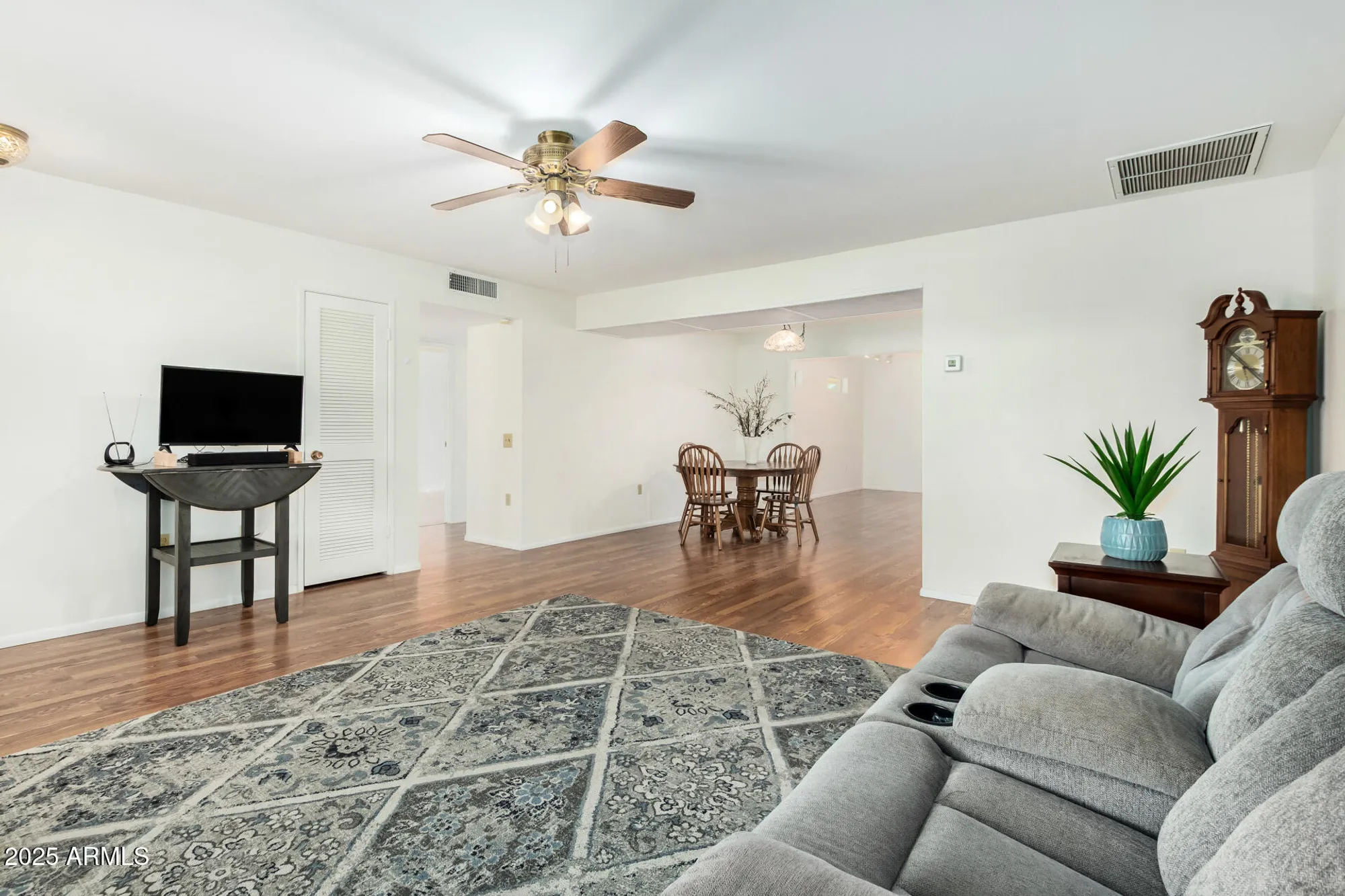 Property Slideshow image 5 of 29 | 9915 w sandstone dr, Sun City, AZ, 85351