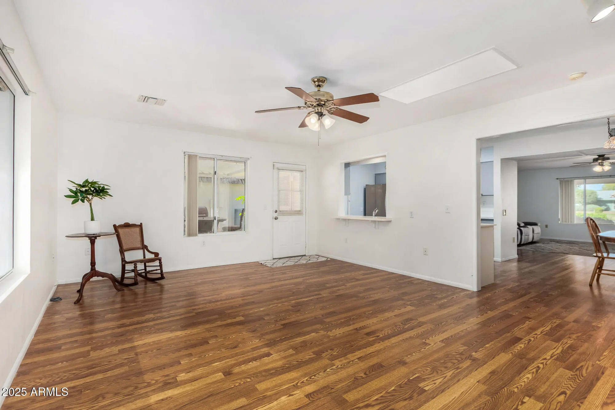 Property Slideshow image 6 of 29 | 9915 w sandstone dr, Sun City, AZ, 85351