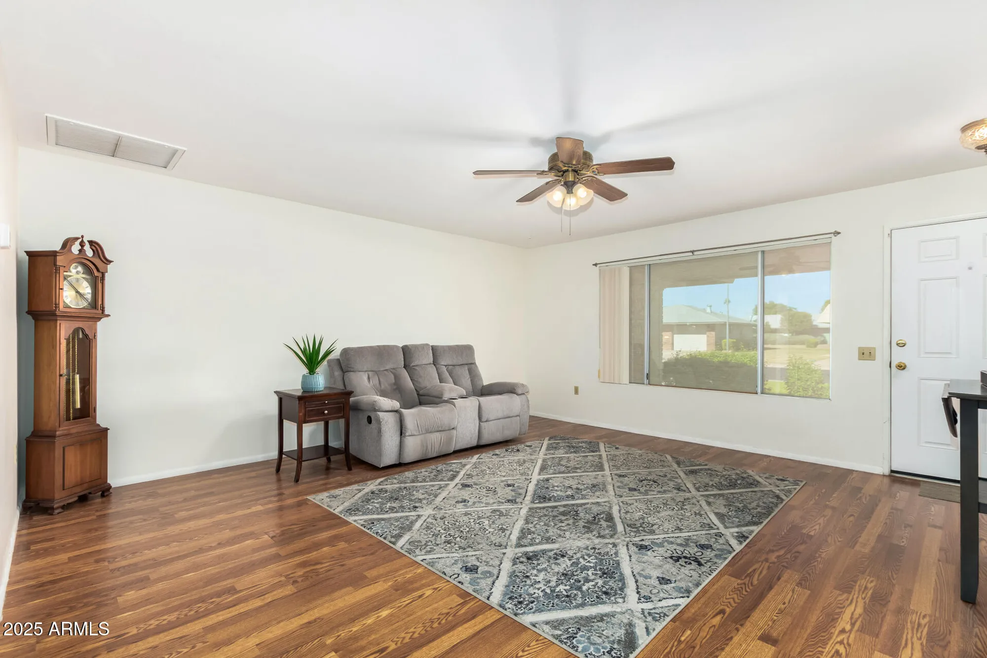 Property Slideshow image 4 of 29 | 9915 w sandstone dr, Sun City, AZ, 85351