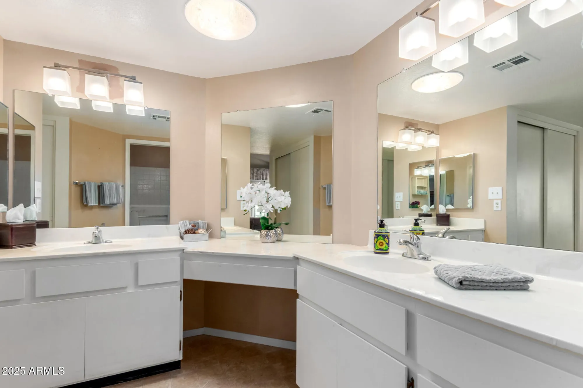 Property Slideshow image 18 of 28 | 26206 s cedarcrest dr, Sun Lakes, AZ, 85248