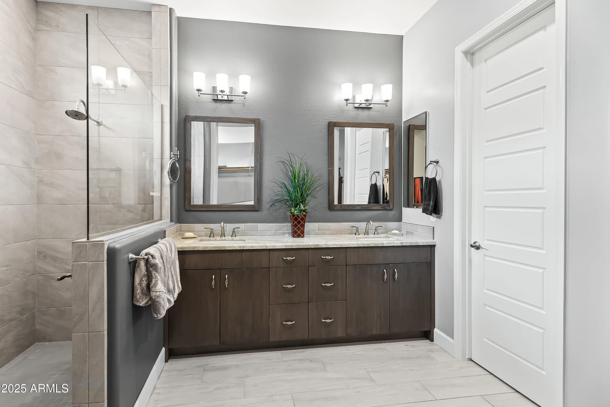 Property Slideshow image 13 of 43 | 20737 w georgia ave, Buckeye, AZ, 85396